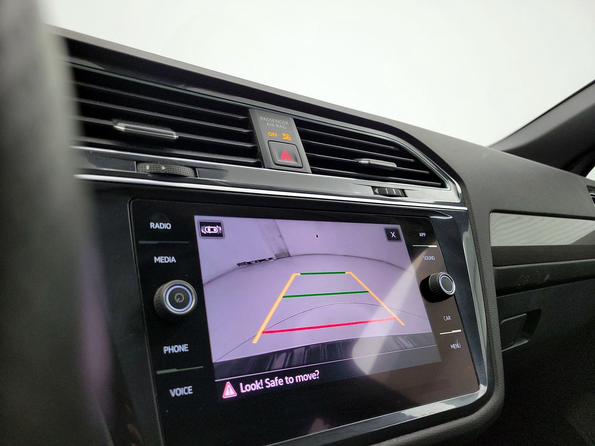 Thumbnail: 2022 Volkswagen Tiguan - 14