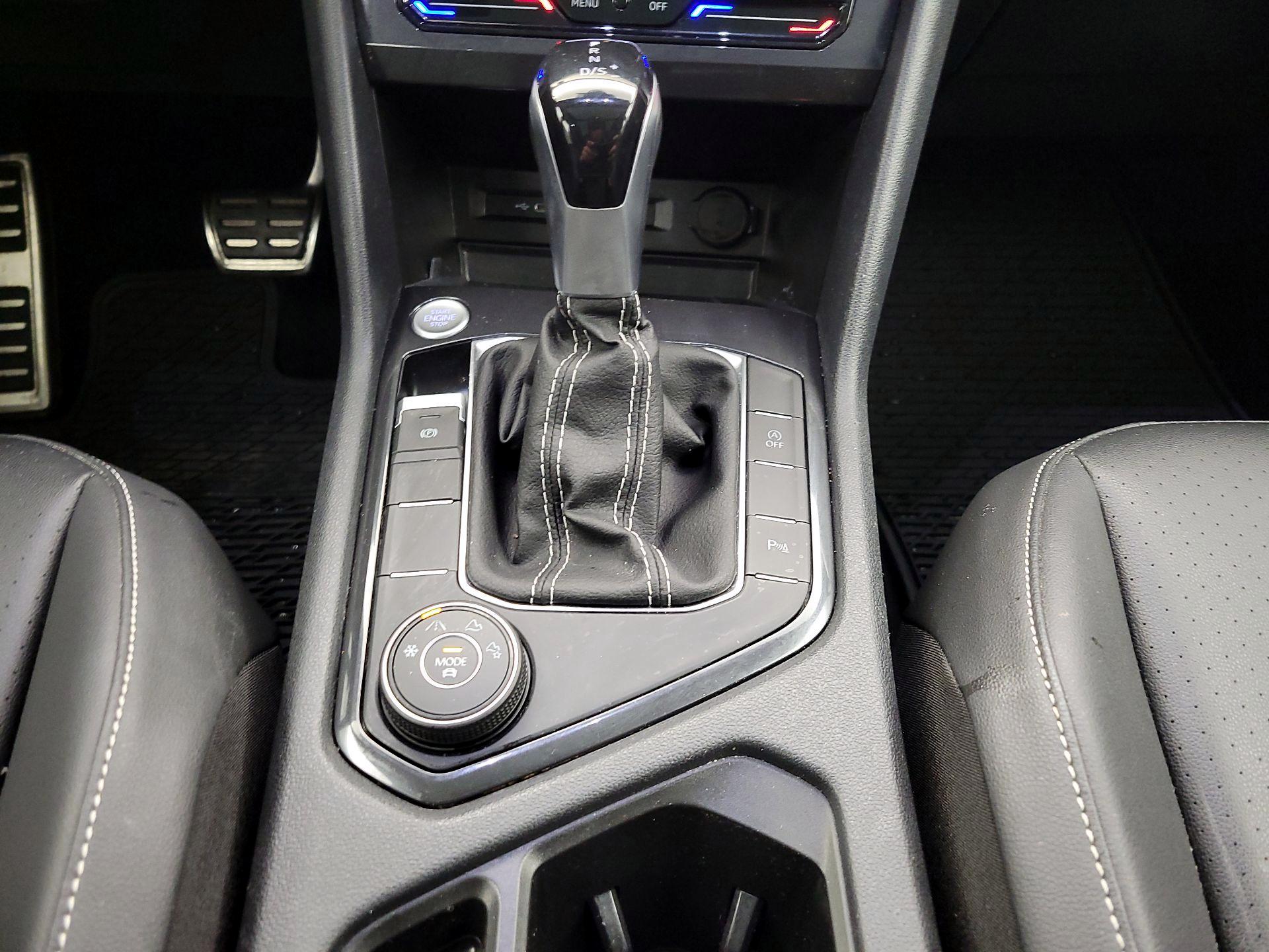 Thumbnail: 2022 Volkswagen Tiguan - 17