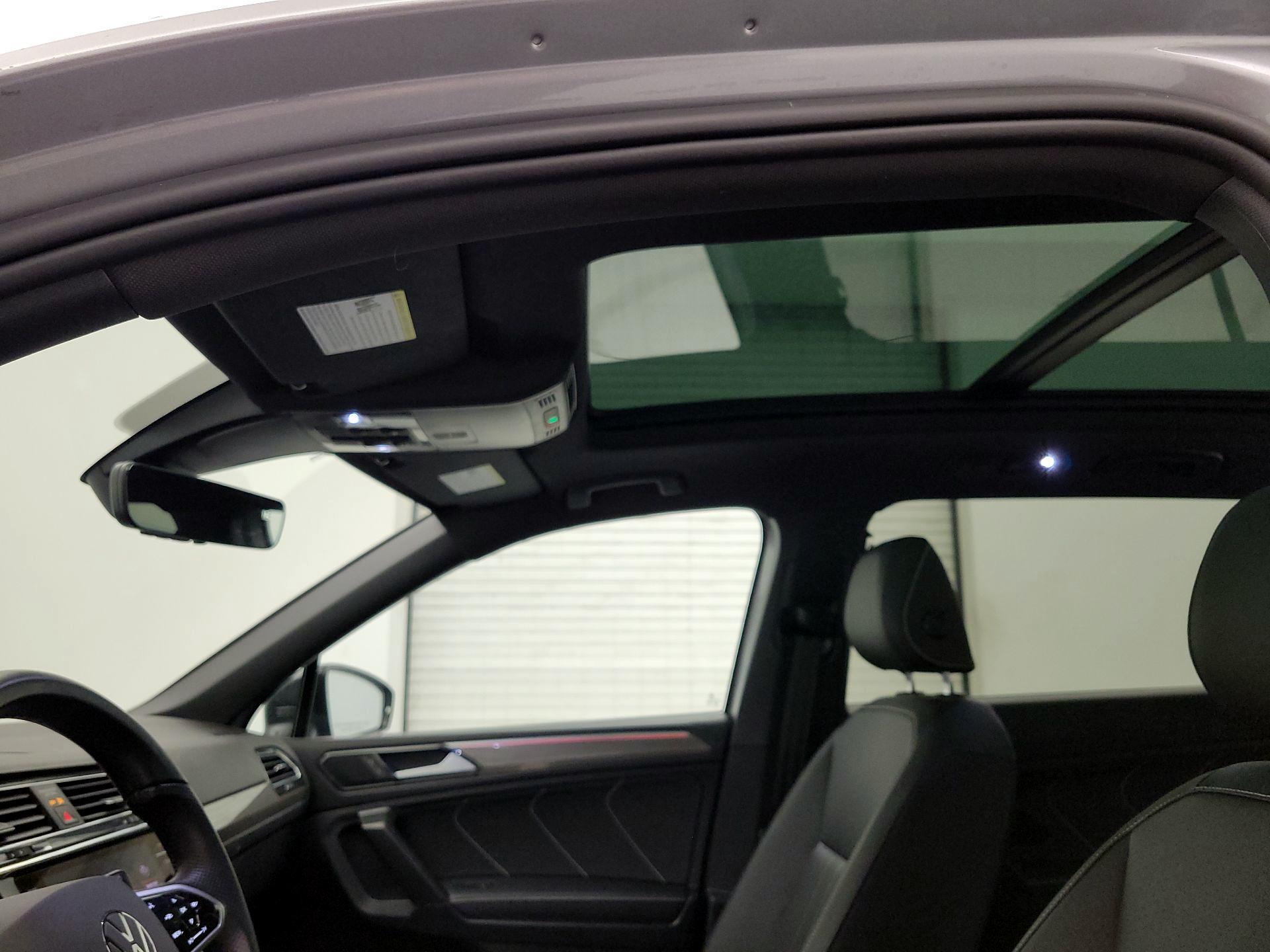 Thumbnail: 2022 Volkswagen Tiguan - 19