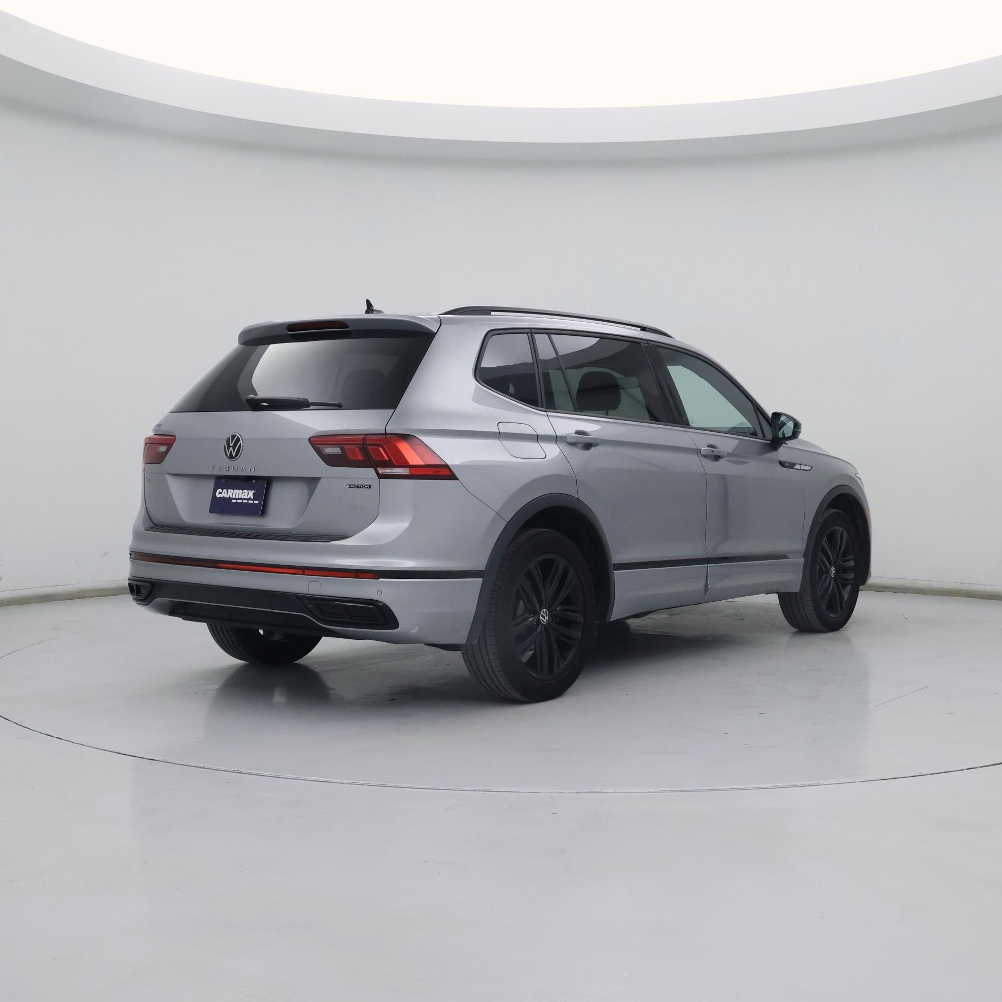 Thumbnail: 2022 Volkswagen Tiguan - 8