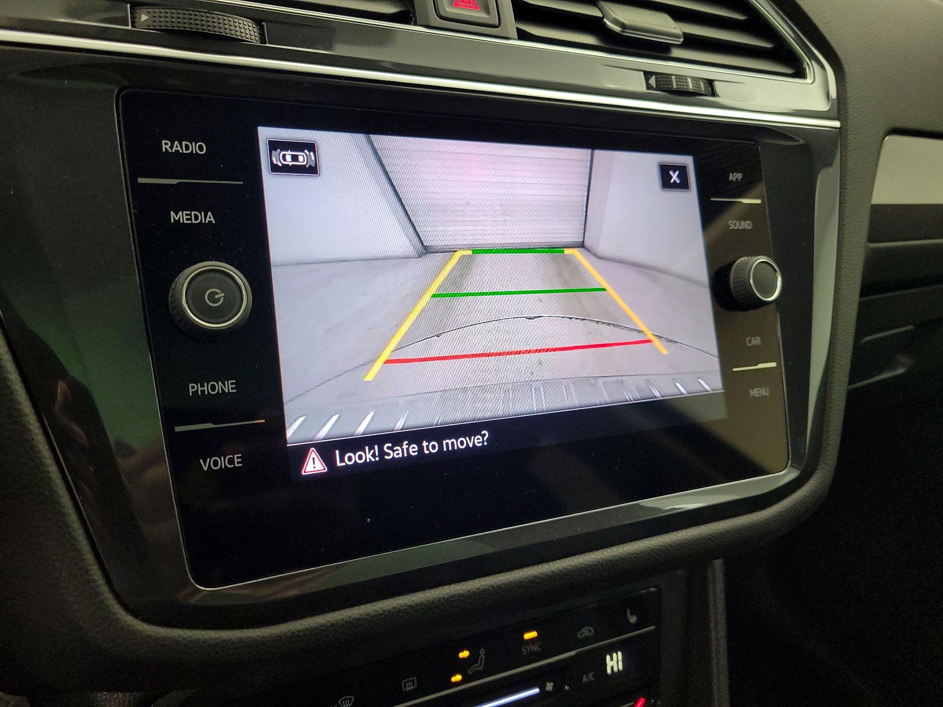 Thumbnail: 2022 Volkswagen Tiguan - 14