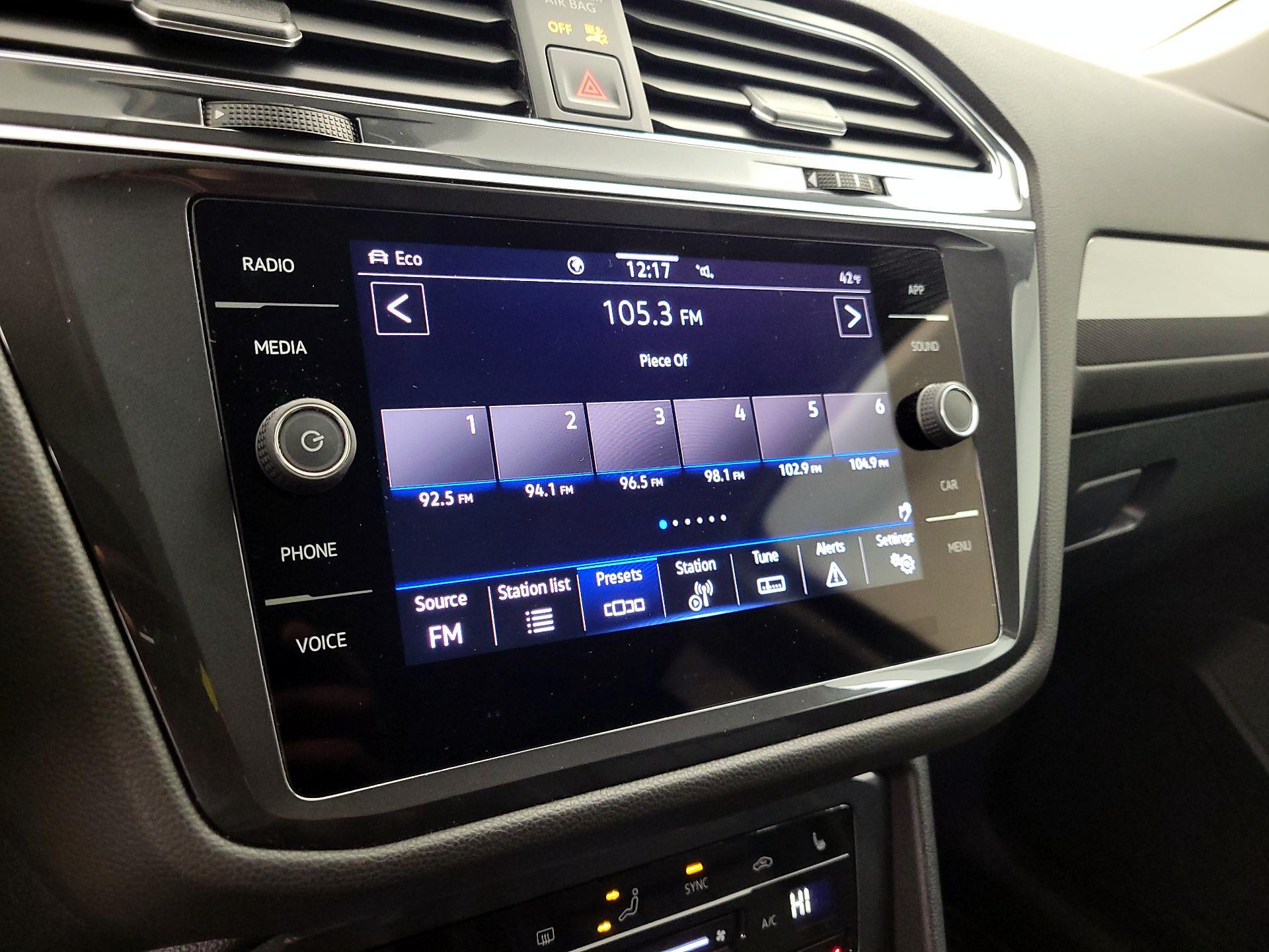 Thumbnail: 2022 Volkswagen Tiguan - 15