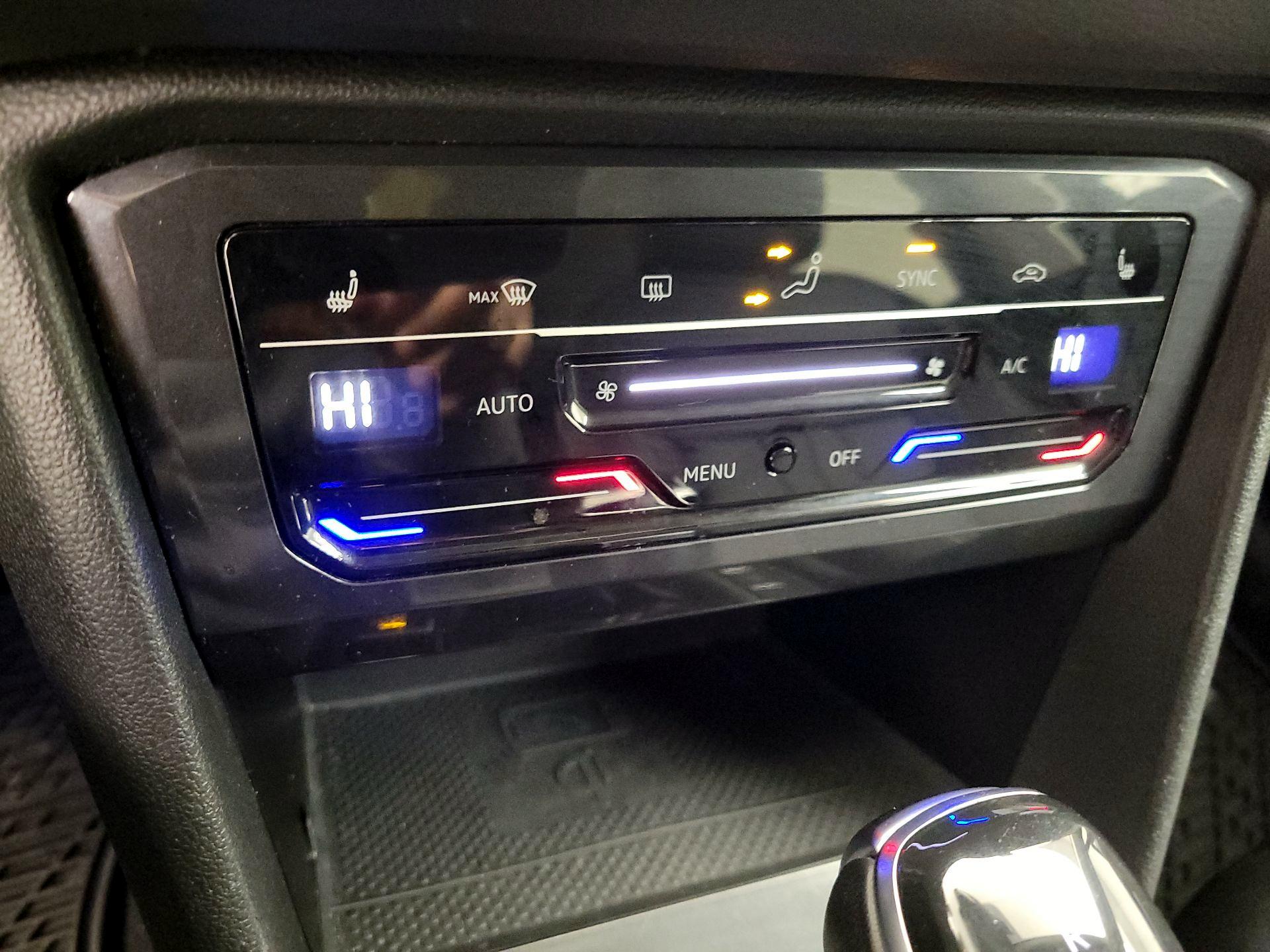 Thumbnail: 2022 Volkswagen Tiguan - 16