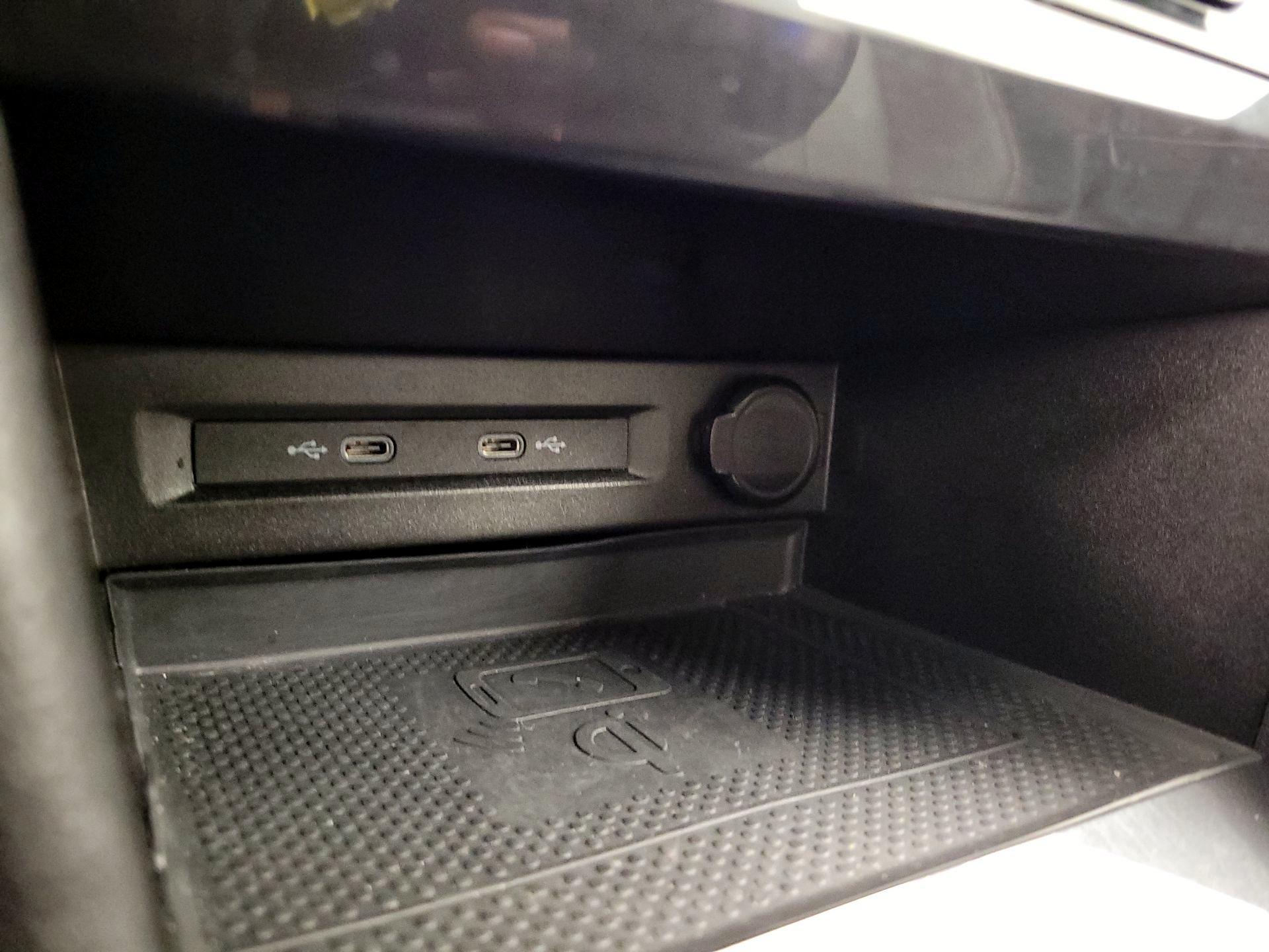 Thumbnail: 2022 Volkswagen Tiguan - 18