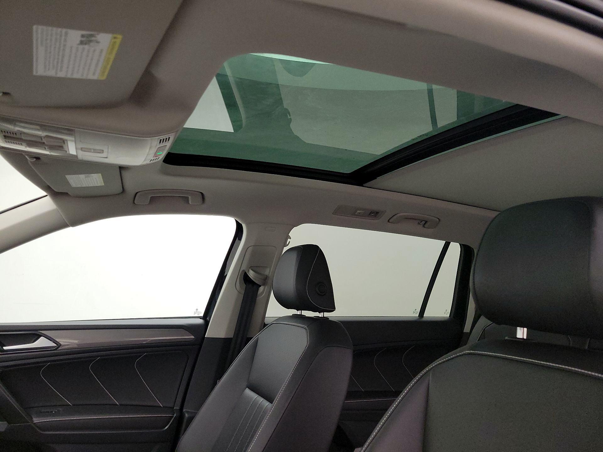 Thumbnail: 2022 Volkswagen Tiguan - 19