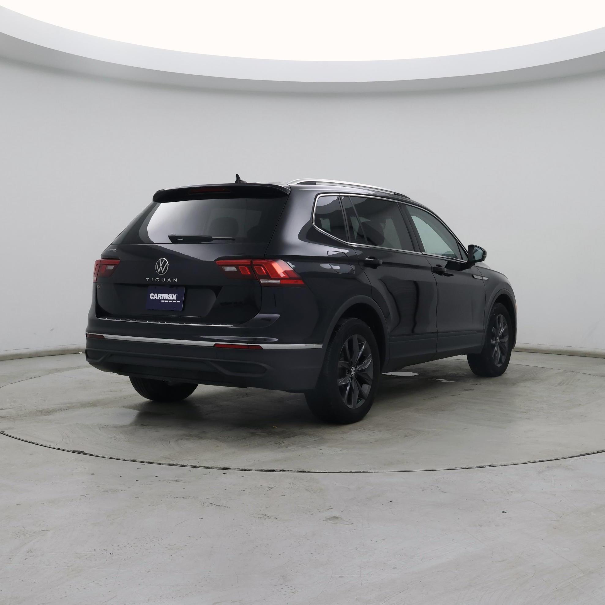 Thumbnail: 2022 Volkswagen Tiguan - 8