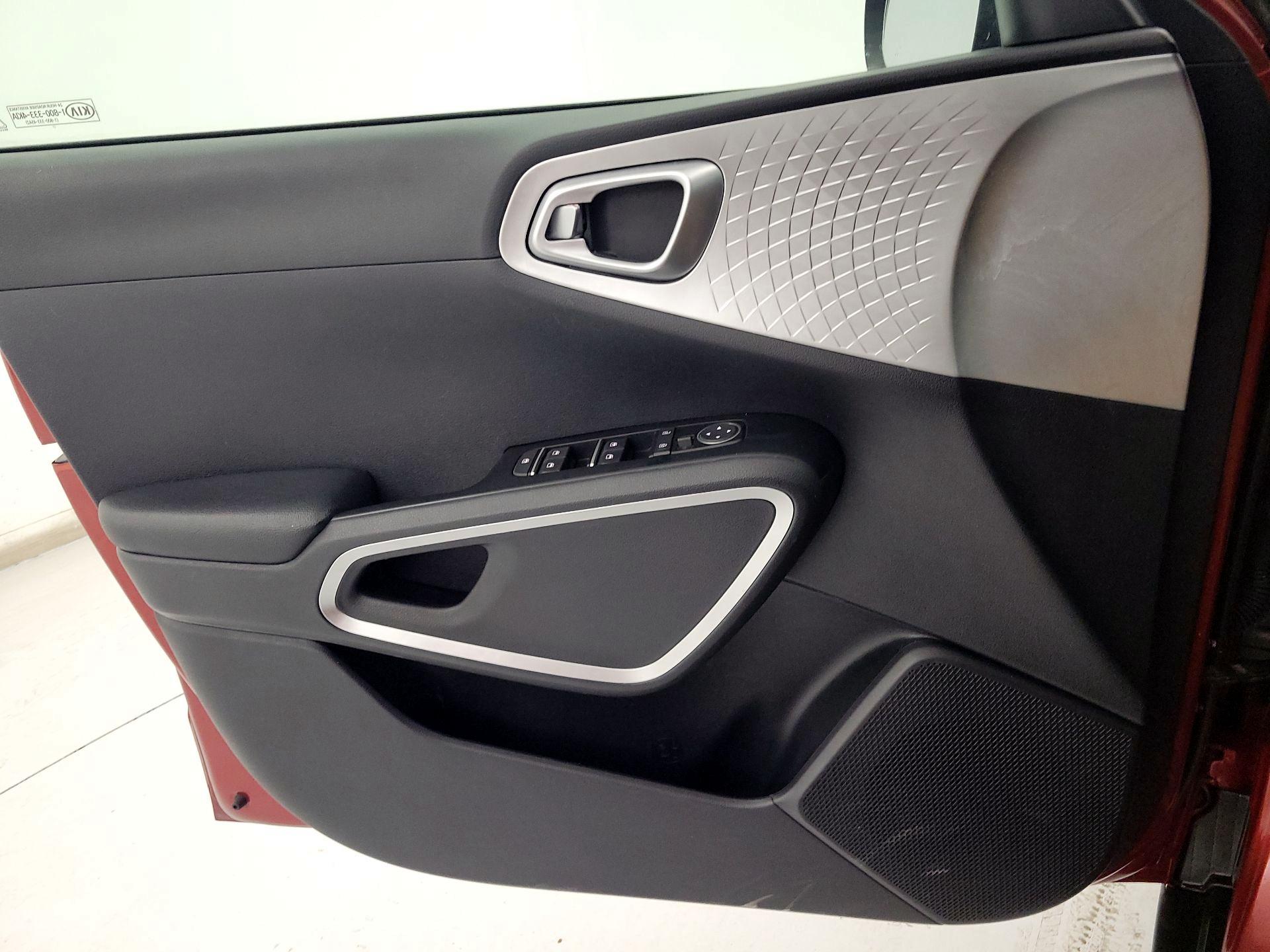 Thumbnail: 2020 Kia Soul - 12