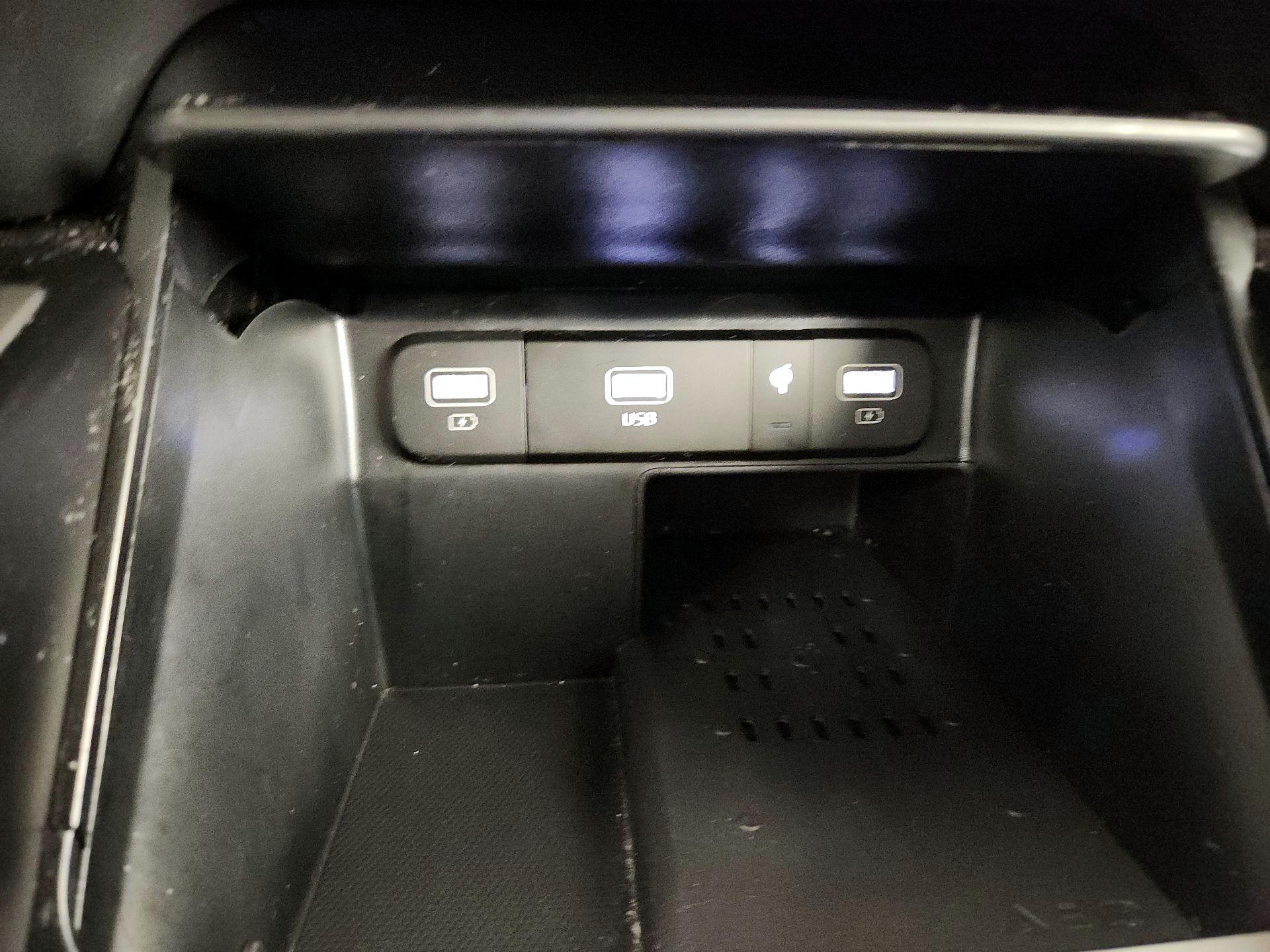 Thumbnail: 2024 Kia Sorento - 17