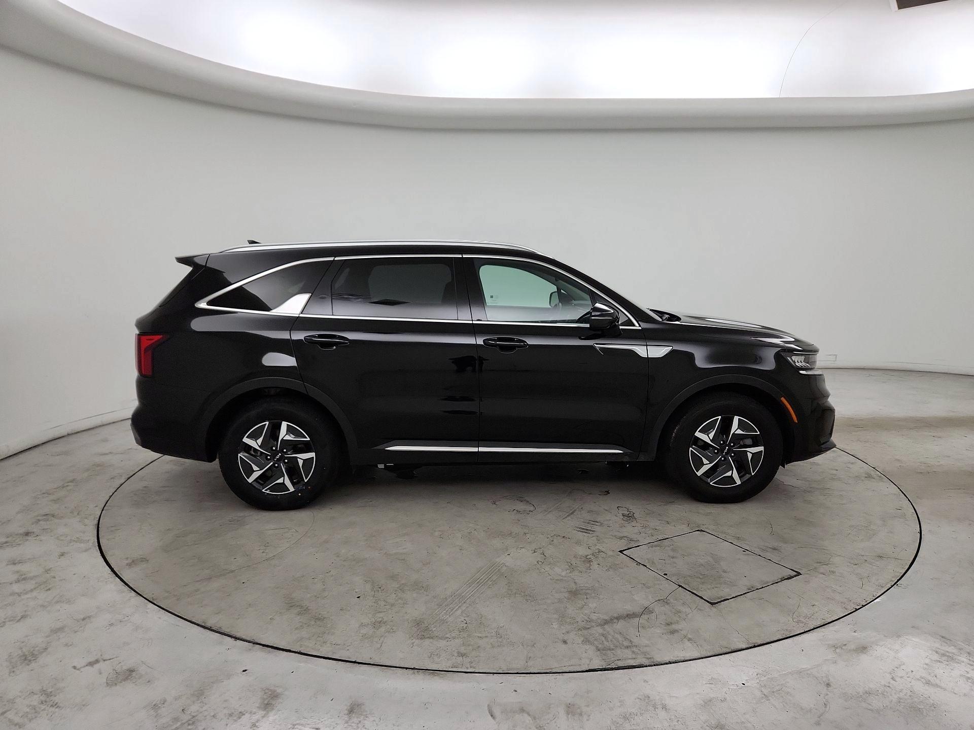 Thumbnail: 2024 Kia Sorento - 4