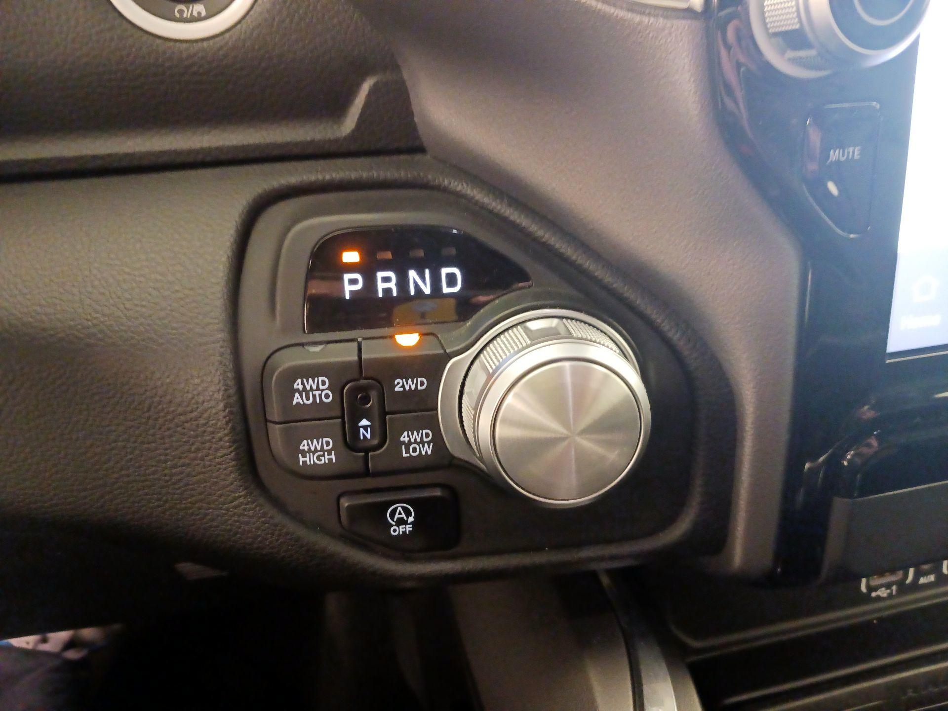 Thumbnail: 2025 RAM 1500 - 18