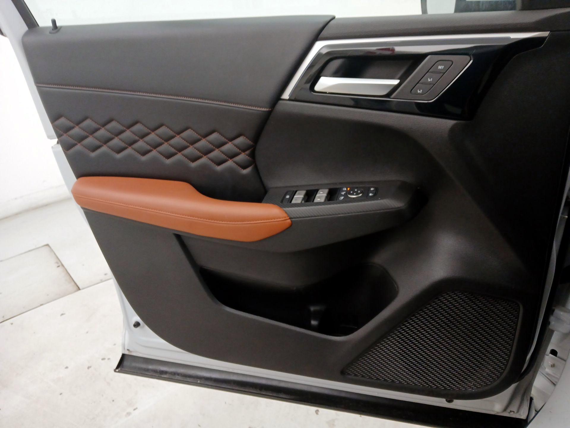 Thumbnail: 2022 Mitsubishi Outlander - 12