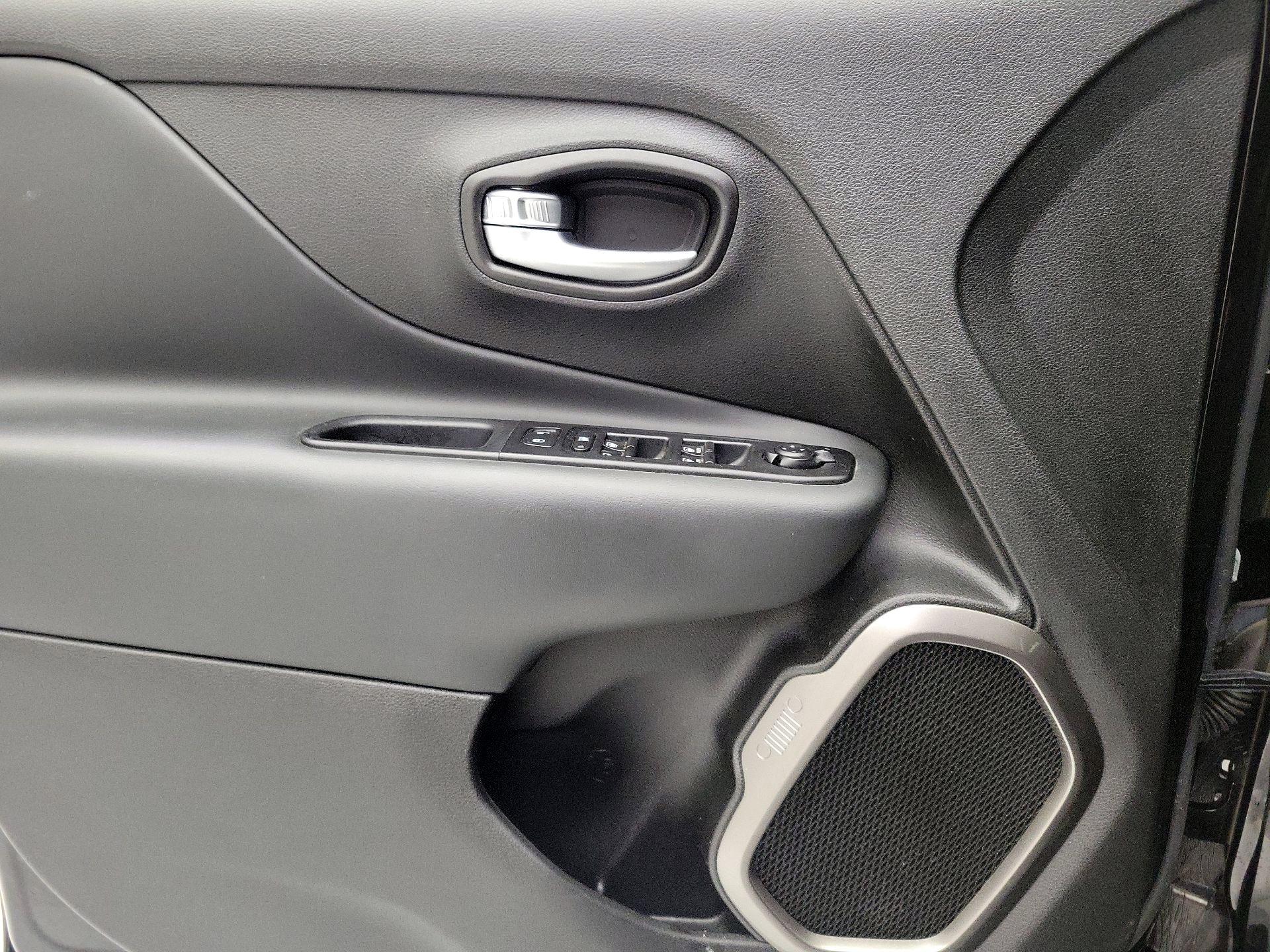 Thumbnail: 2022 Jeep Renegade - 12