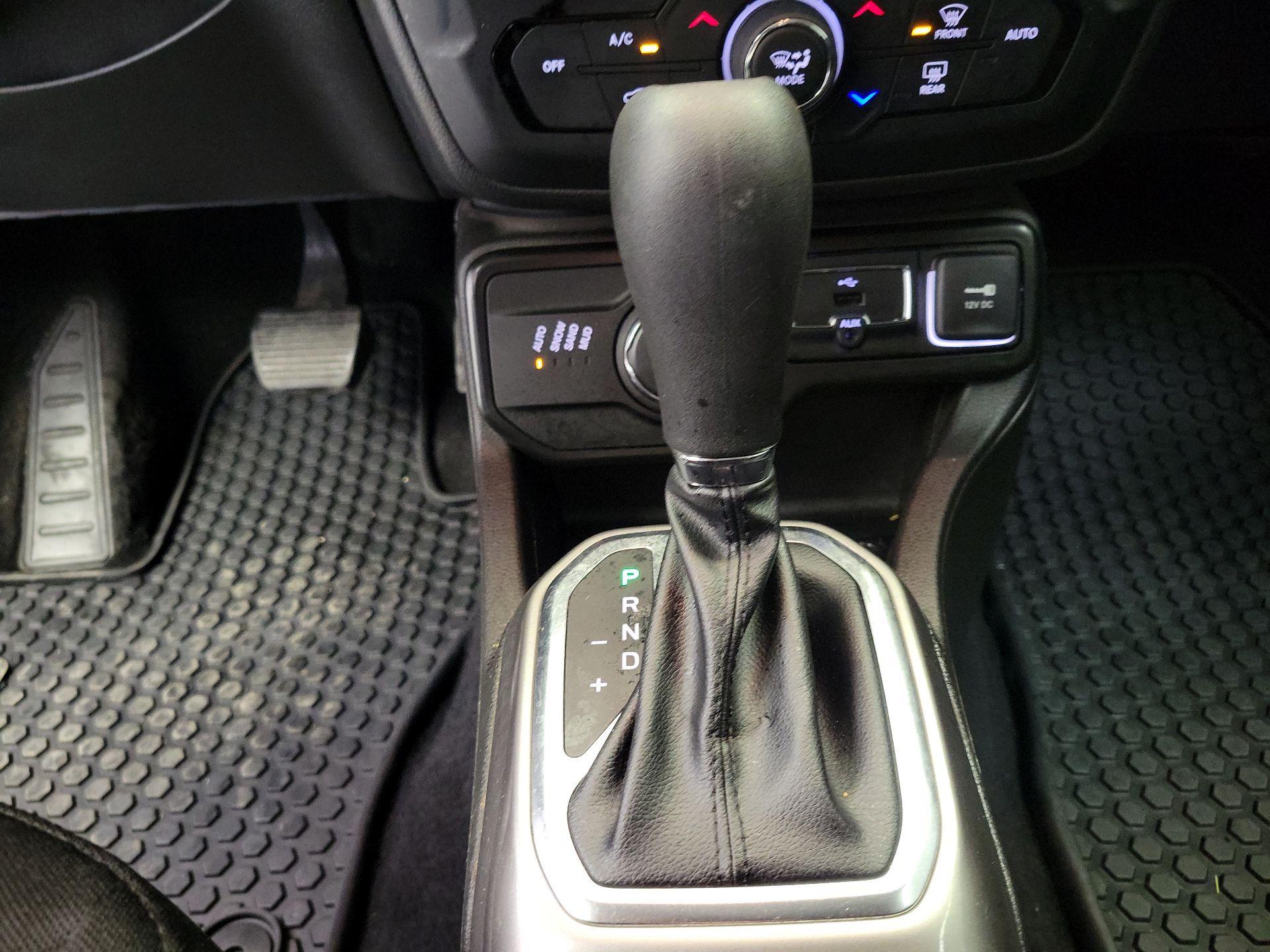 Thumbnail: 2022 Jeep Renegade - 17