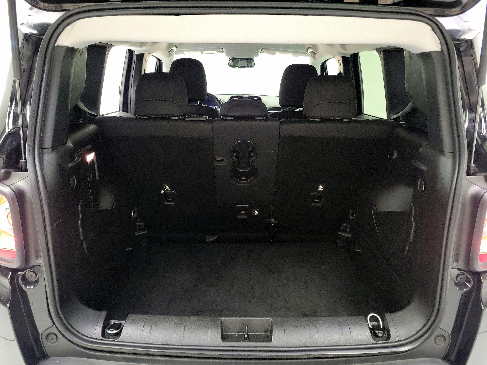 Thumbnail: 2022 Jeep Renegade - 20