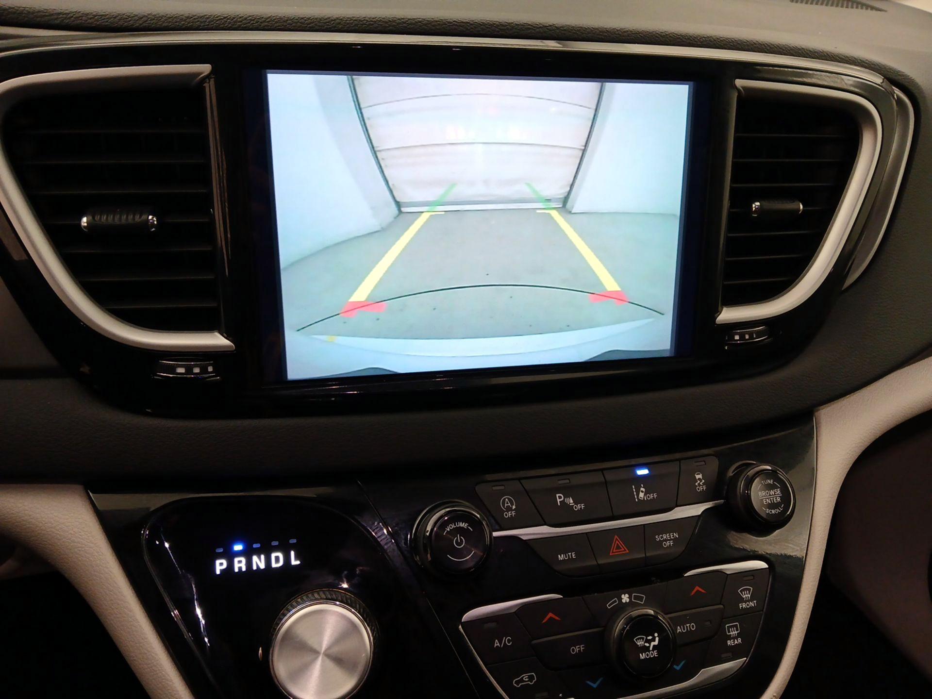 Thumbnail: 2024 Chrysler Pacifica - 14