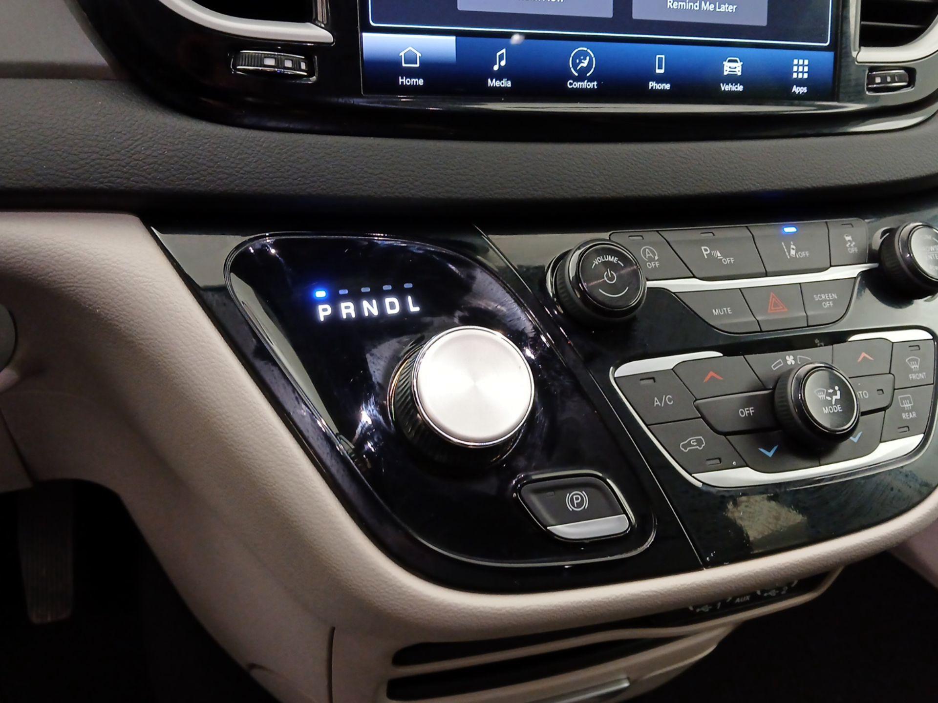 Thumbnail: 2024 Chrysler Pacifica - 17