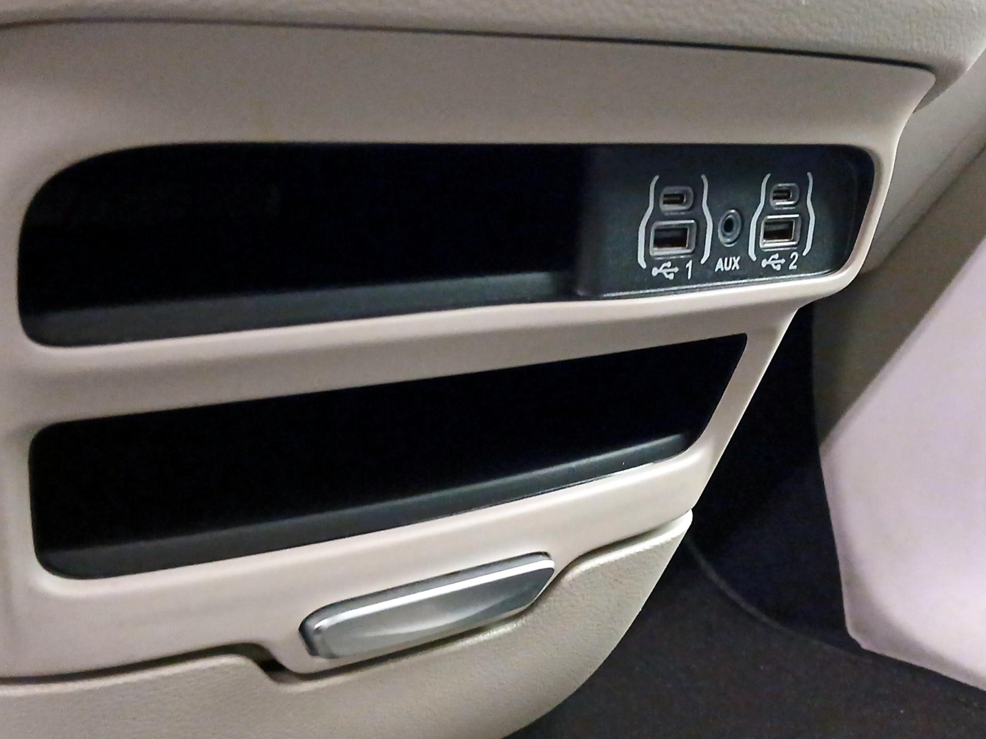 Thumbnail: 2024 Chrysler Pacifica - 18