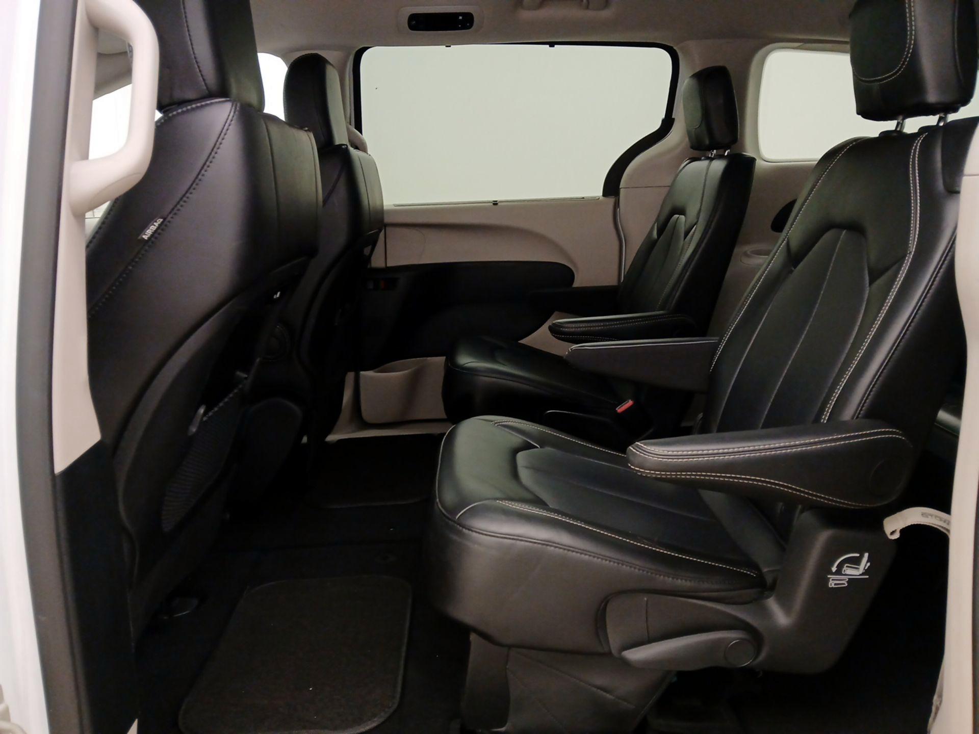 Thumbnail: 2024 Chrysler Pacifica - 19