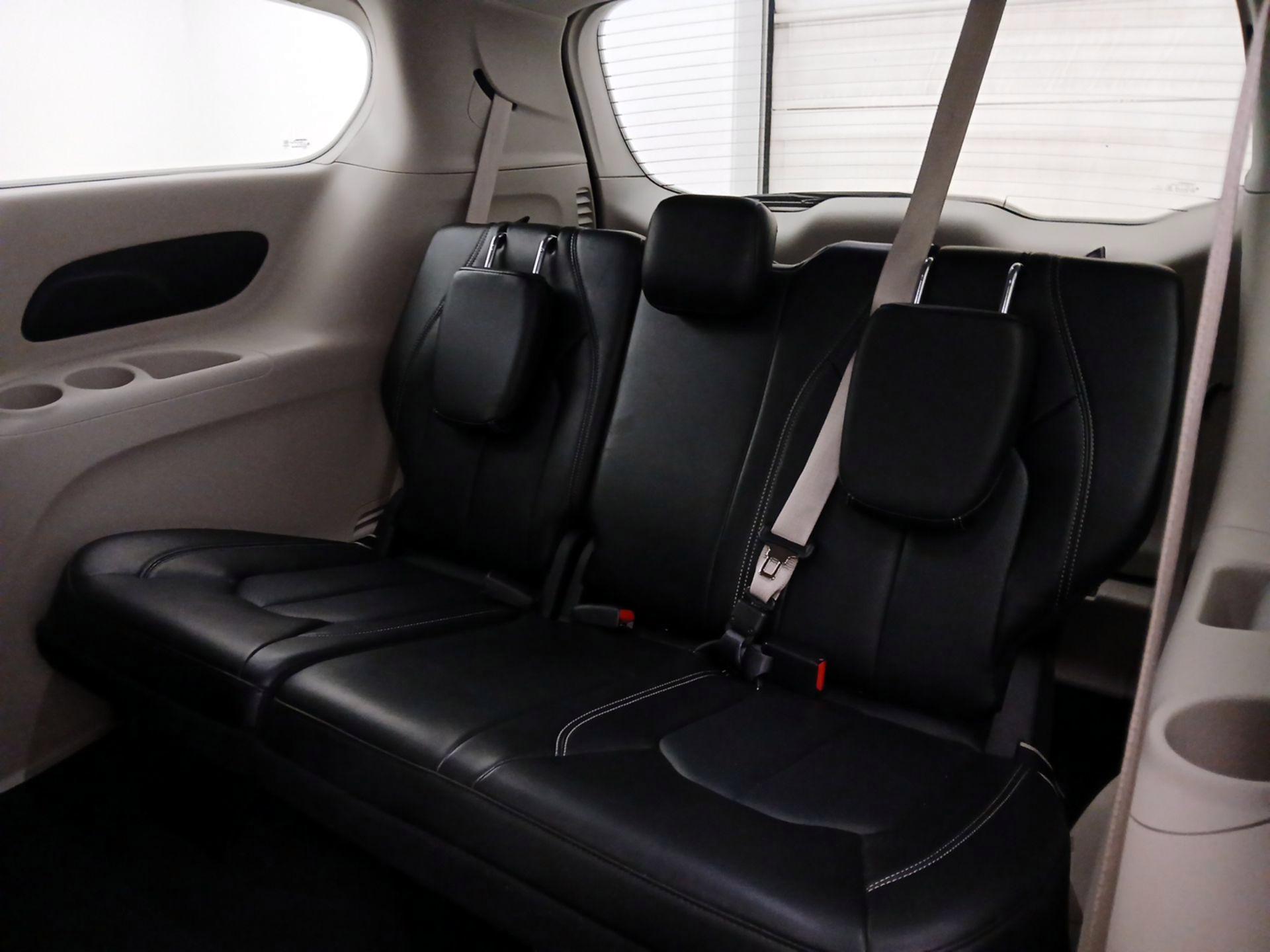 Thumbnail: 2024 Chrysler Pacifica - 20