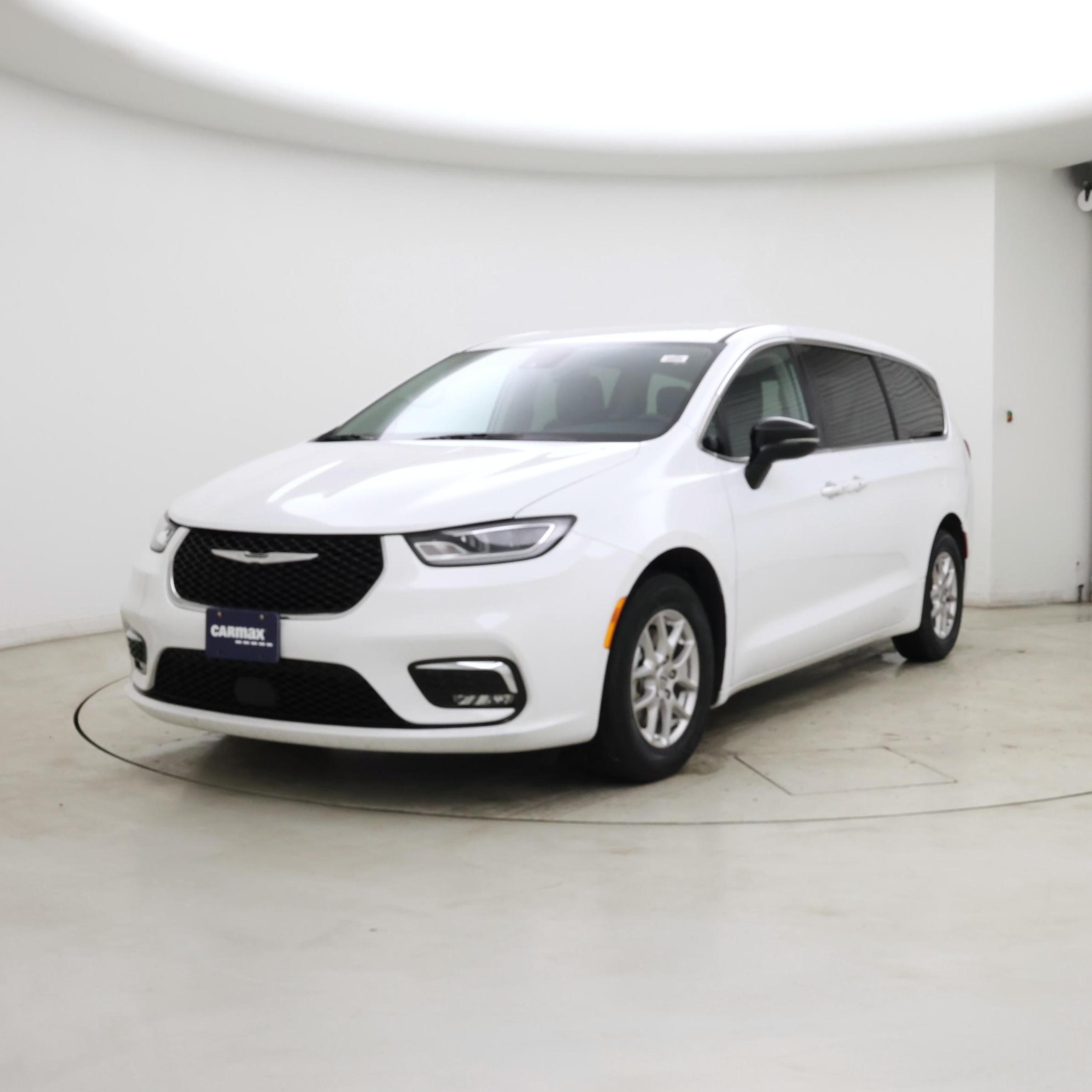 Thumbnail: 2024 Chrysler Pacifica - 4