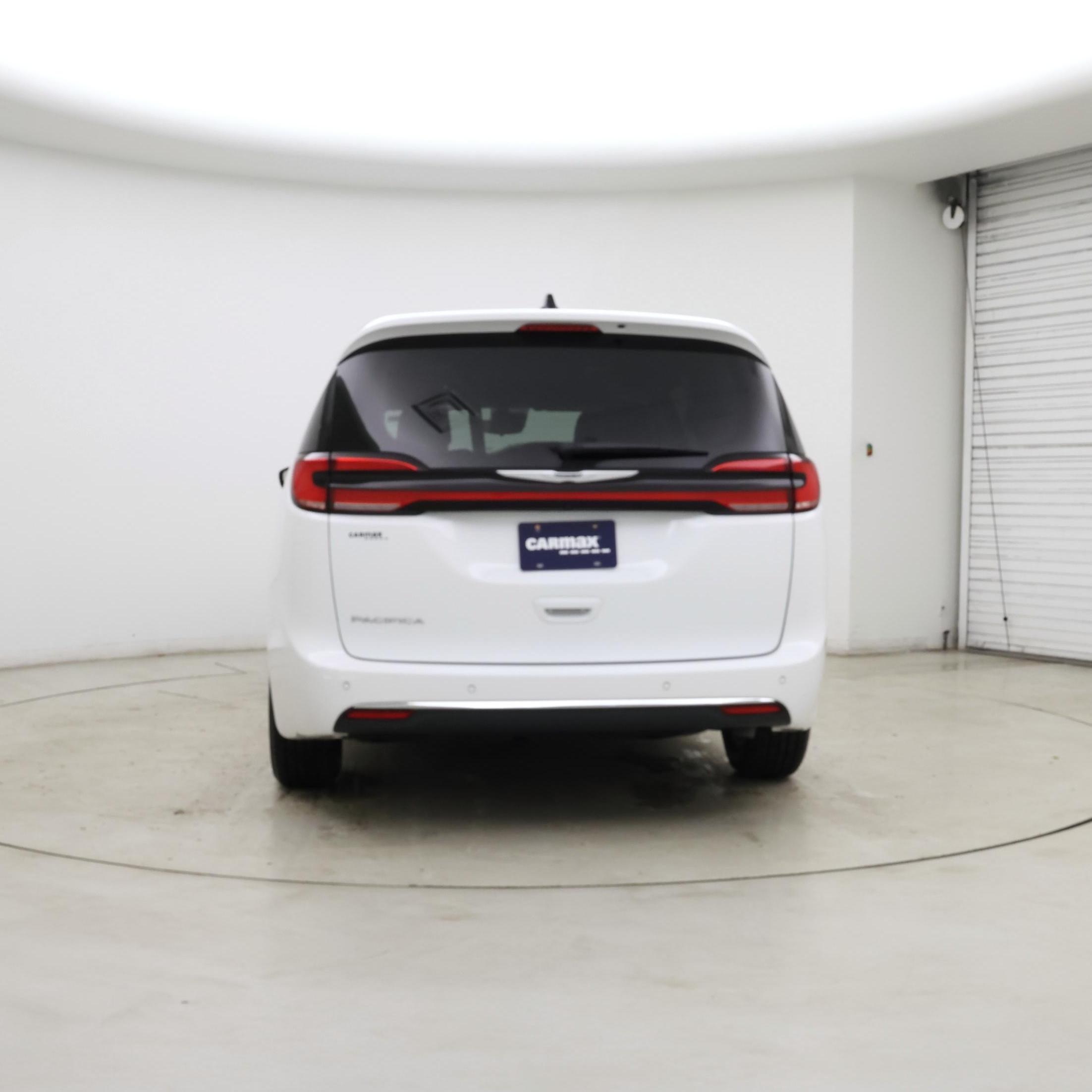 Thumbnail: 2024 Chrysler Pacifica - 6