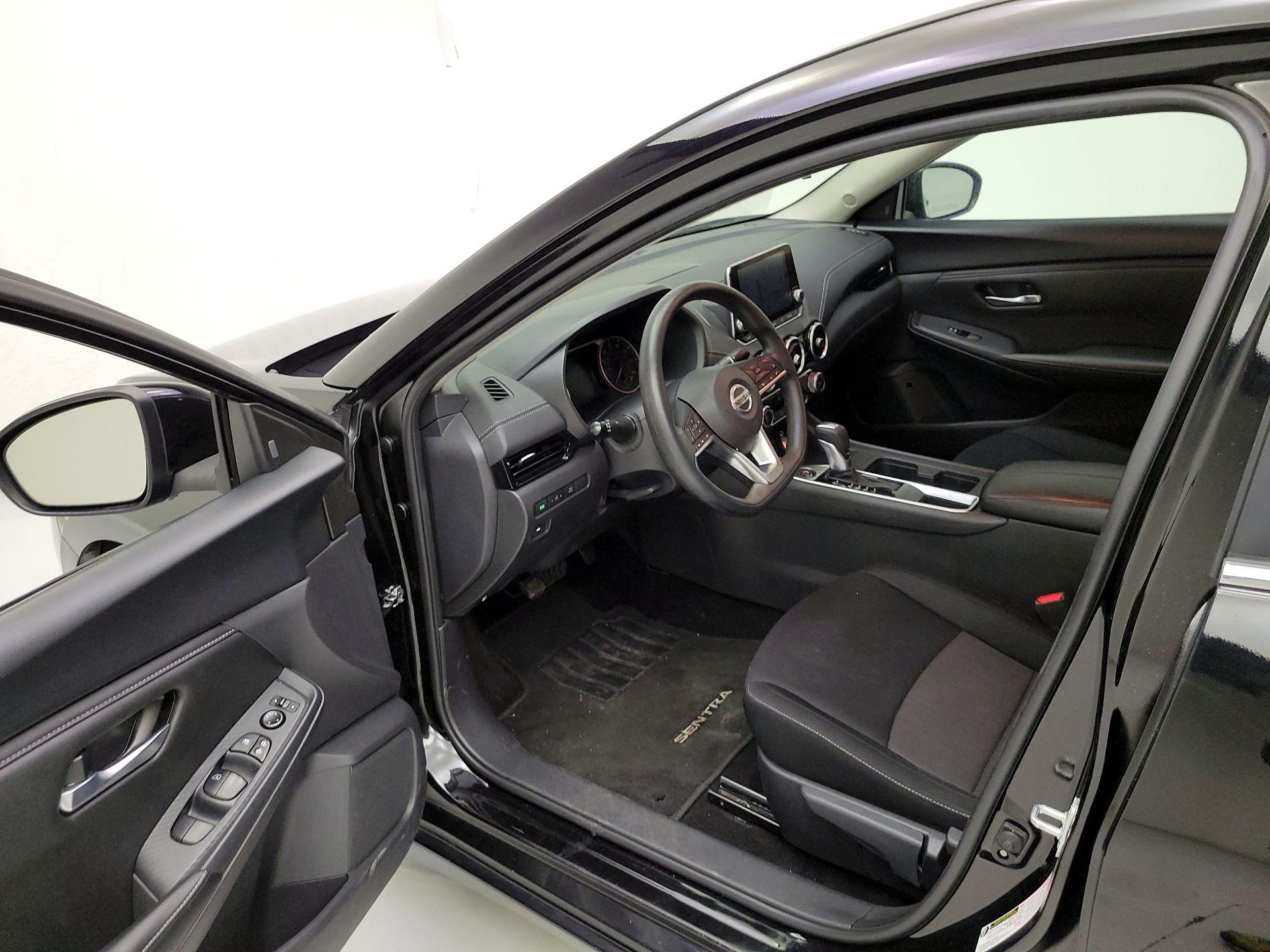 Thumbnail: 2023 Nissan Sentra - 9