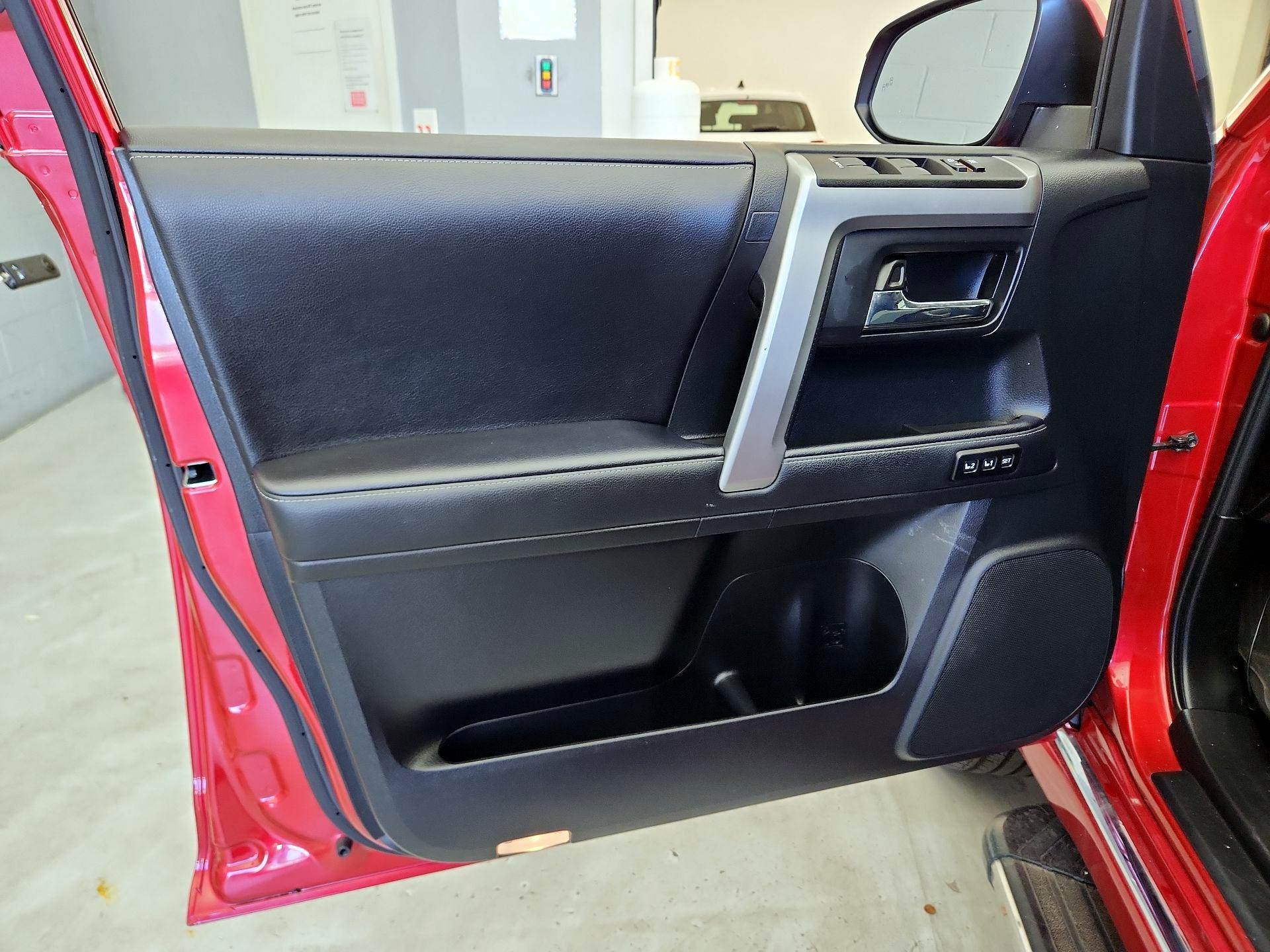 Thumbnail: 2022 Toyota 4Runner - 12