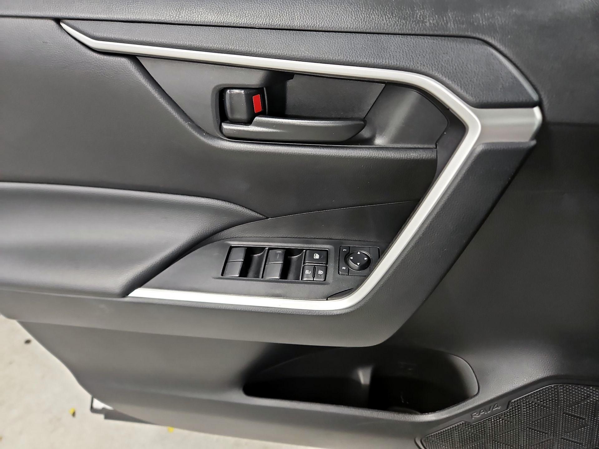 Thumbnail: 2024 Toyota RAV4 - 12