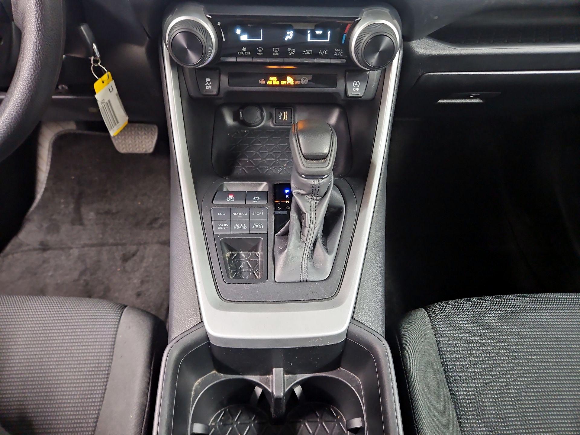 Thumbnail: 2024 Toyota RAV4 - 17