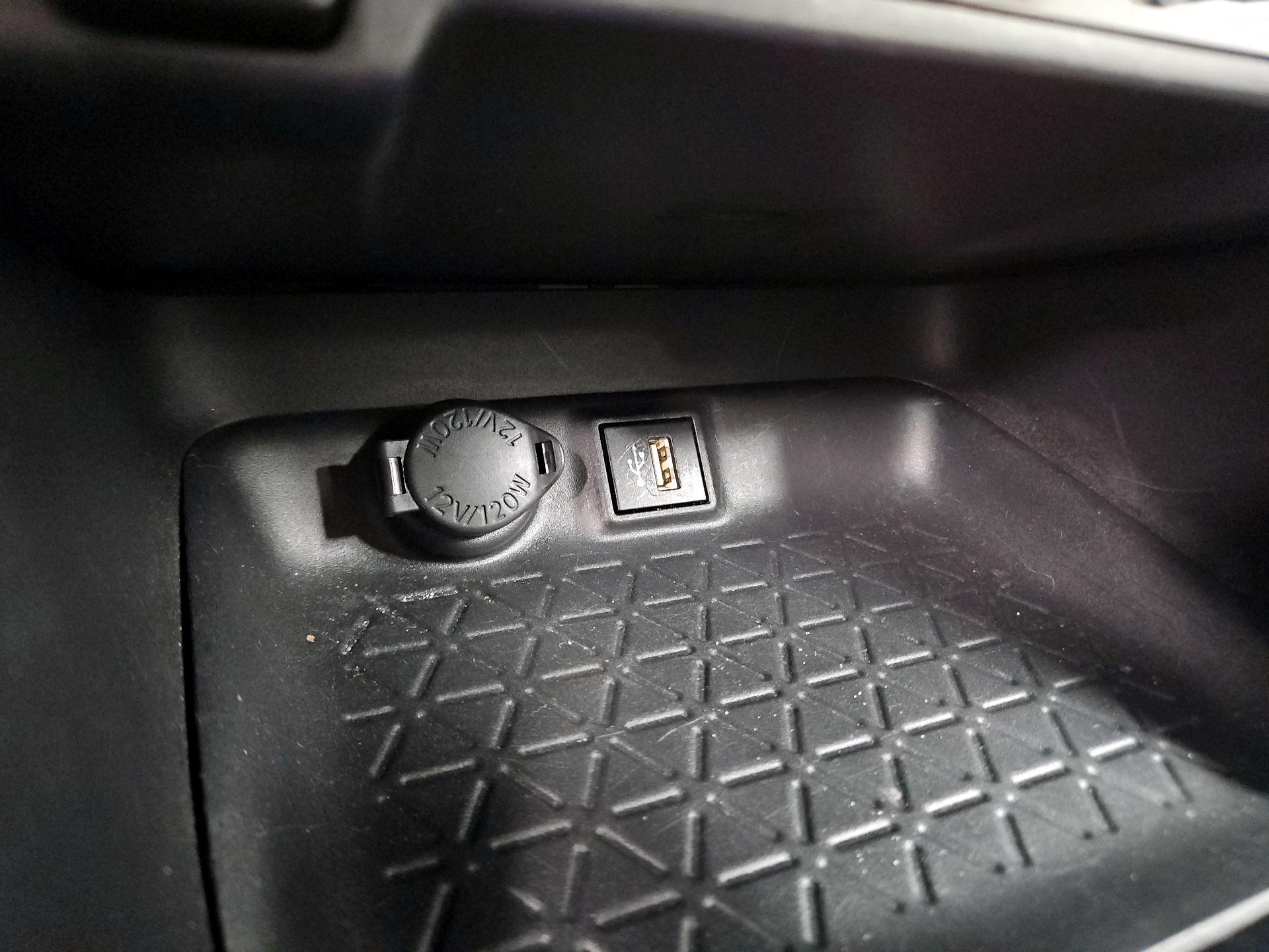 Thumbnail: 2024 Toyota RAV4 - 18