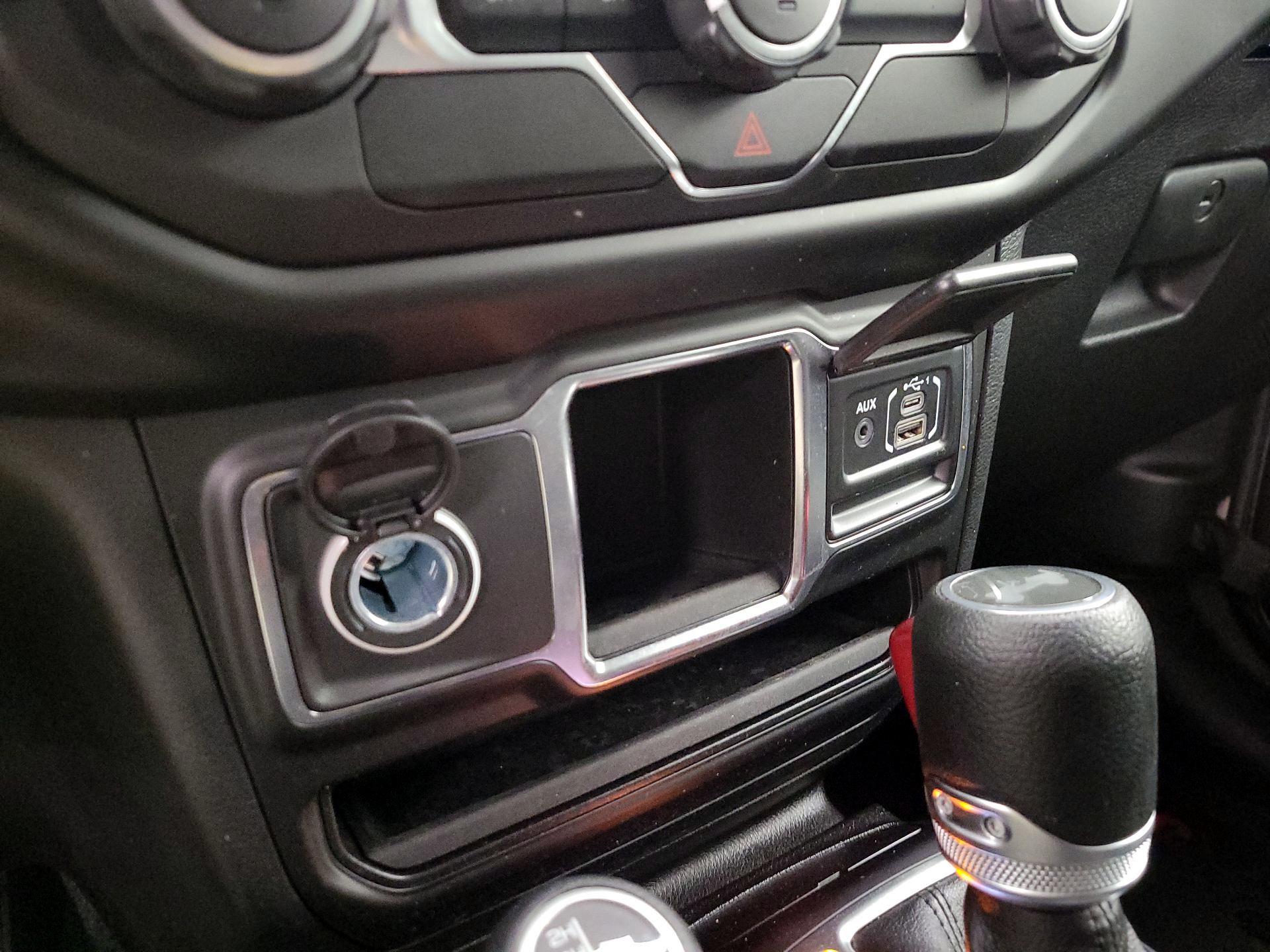 Thumbnail: 2021 Jeep Wrangler - 18