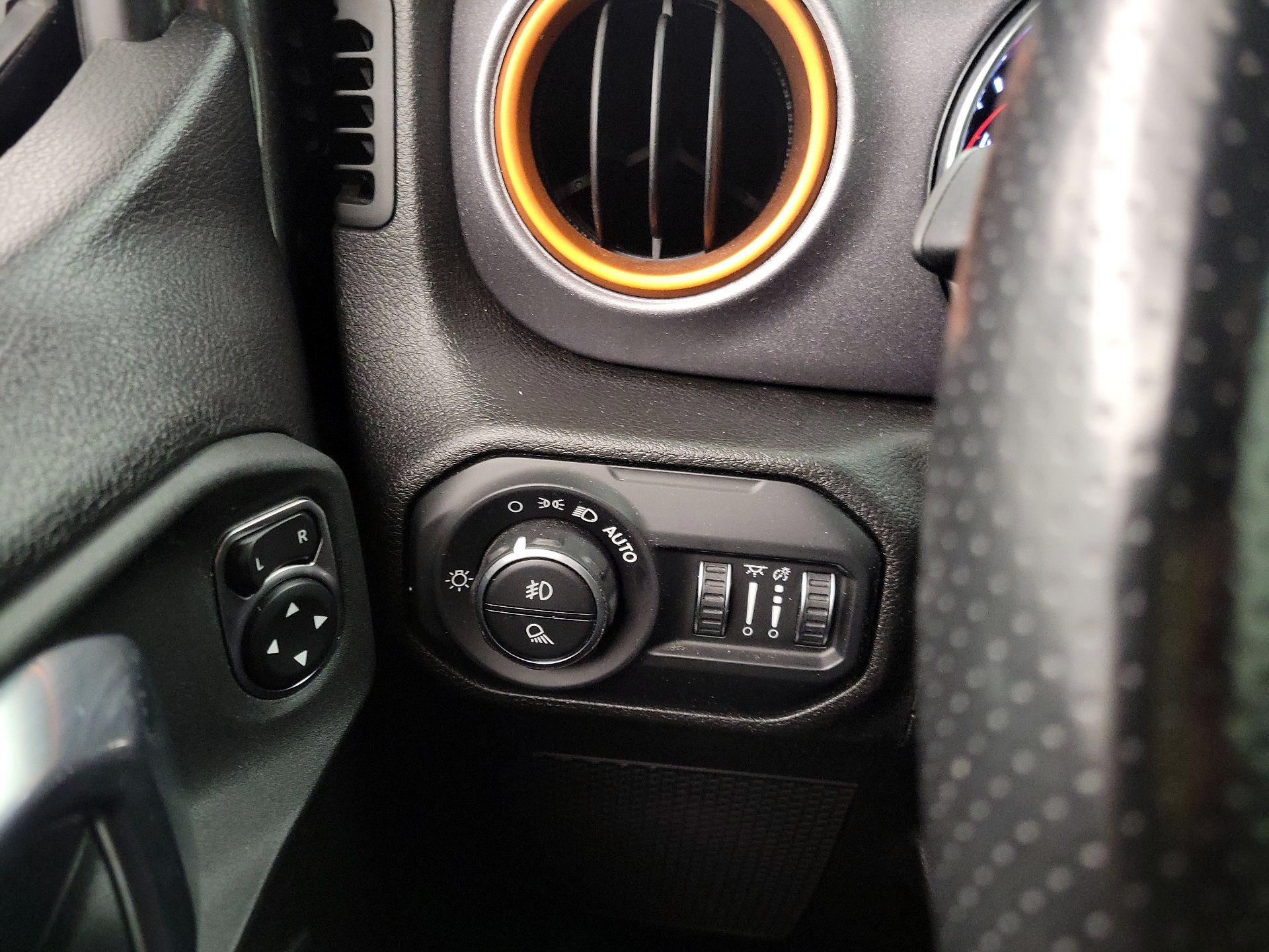 Thumbnail: 2021 Jeep Gladiator - 13