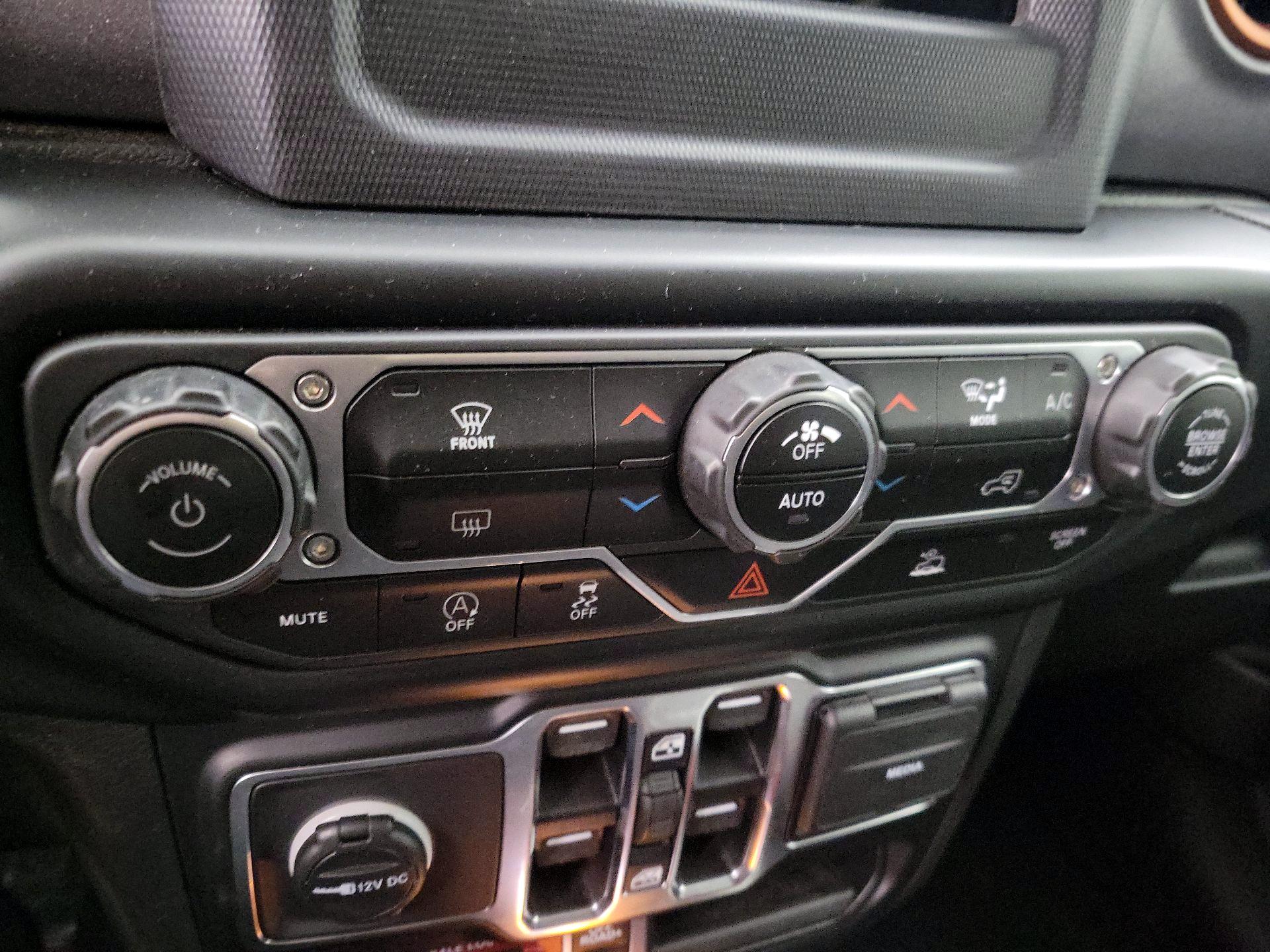 Thumbnail: 2021 Jeep Gladiator - 16