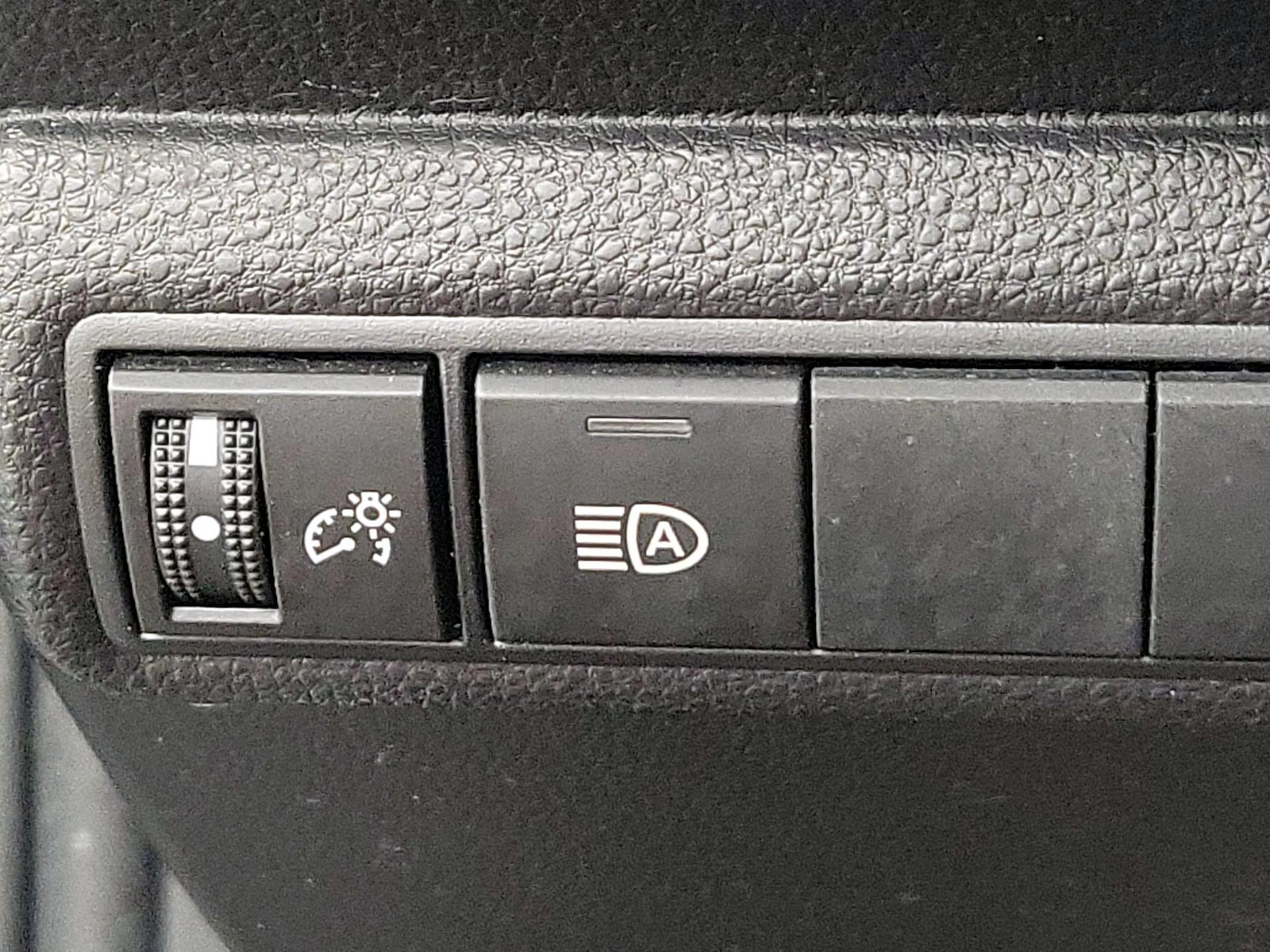 2022 Toyota Corolla LE - Photo 14