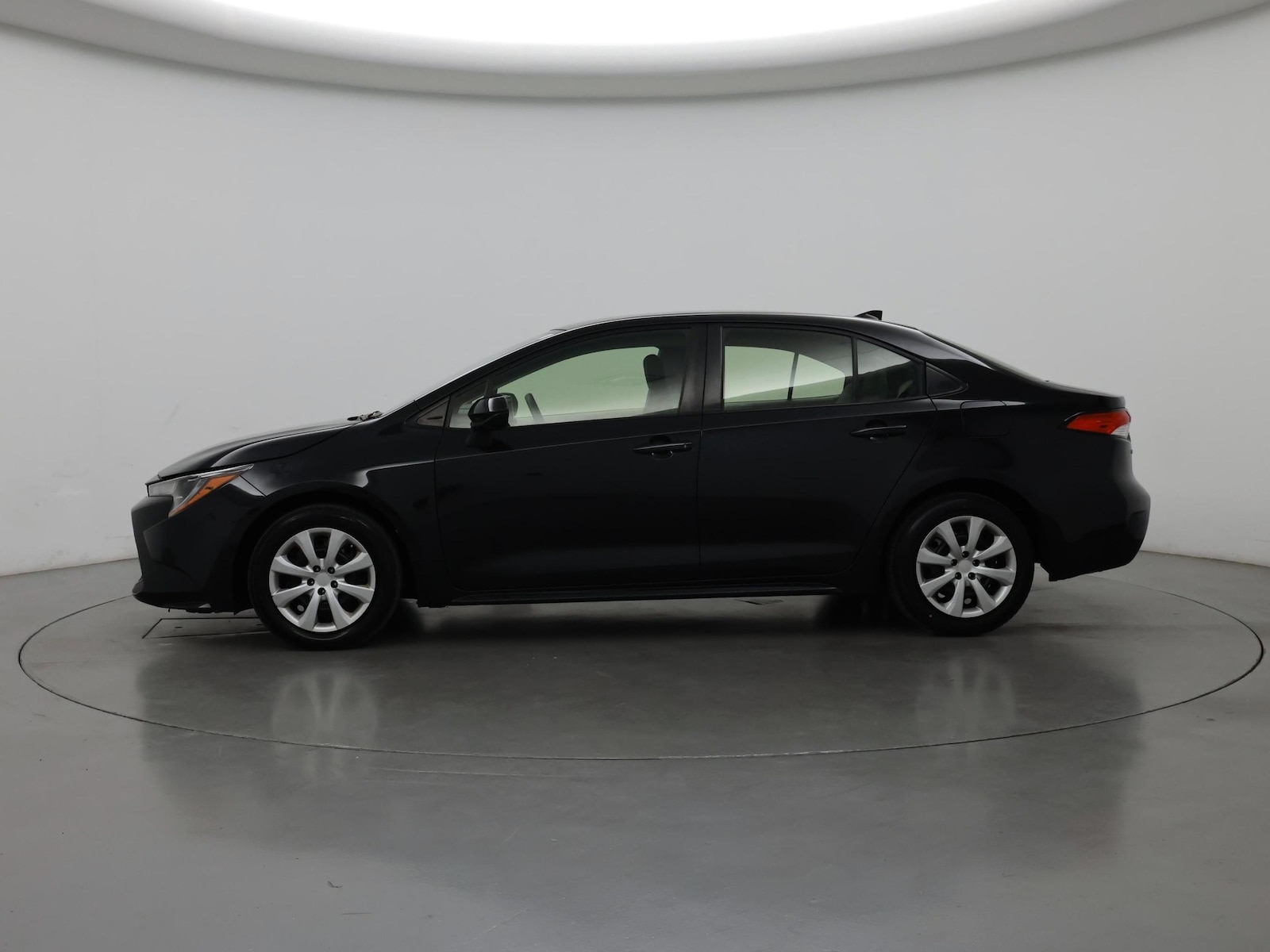 2022 Toyota Corolla LE - Photo 4
