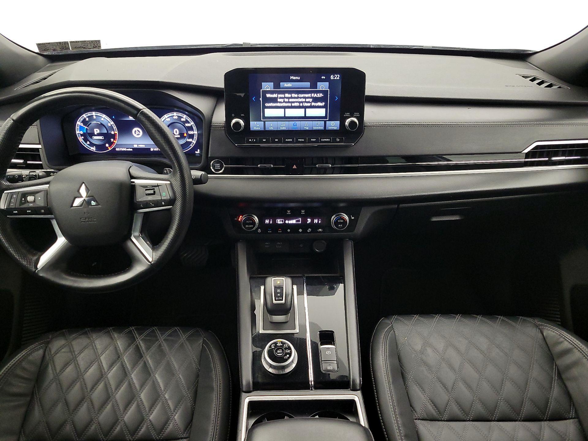 Thumbnail: 2023 Mitsubishi Outlander - 9