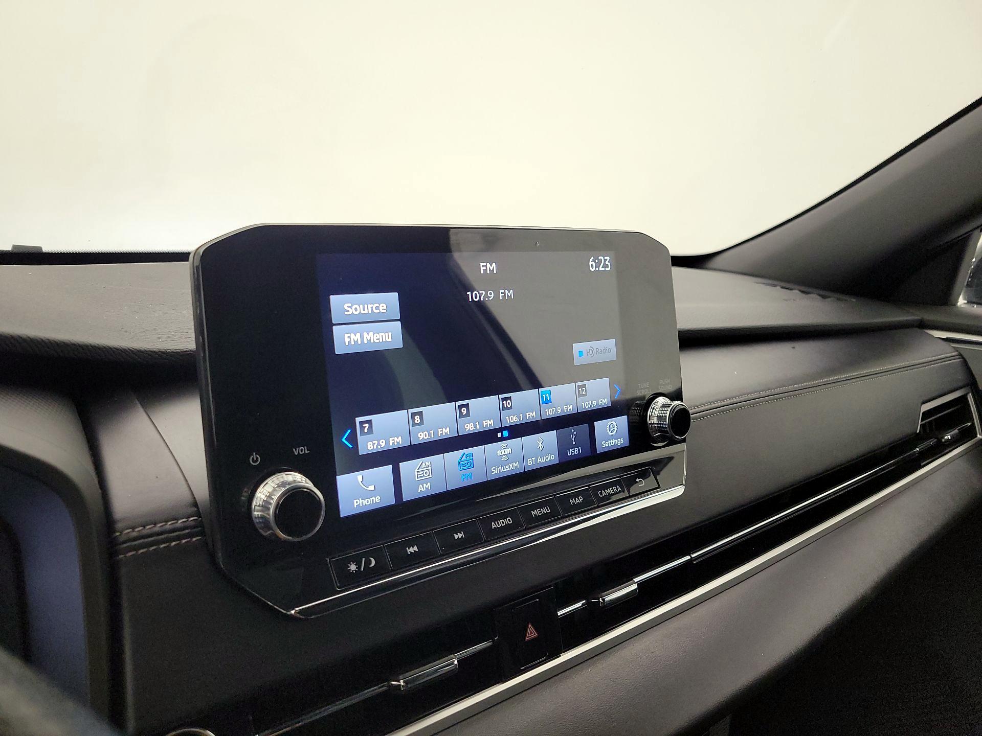 Thumbnail: 2023 Mitsubishi Outlander - 15