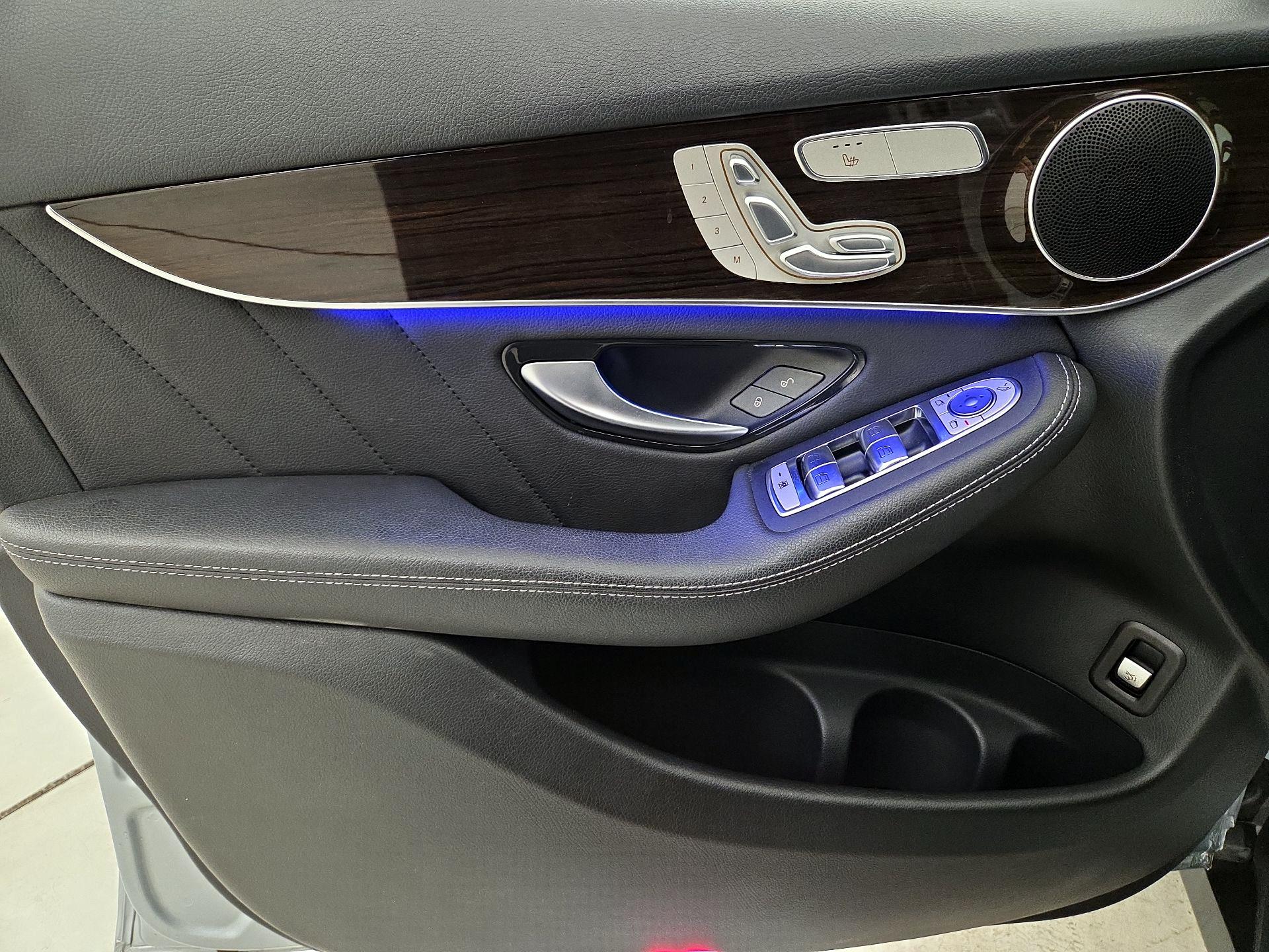 Thumbnail: 2022 Mercedes-Benz GLC - 12