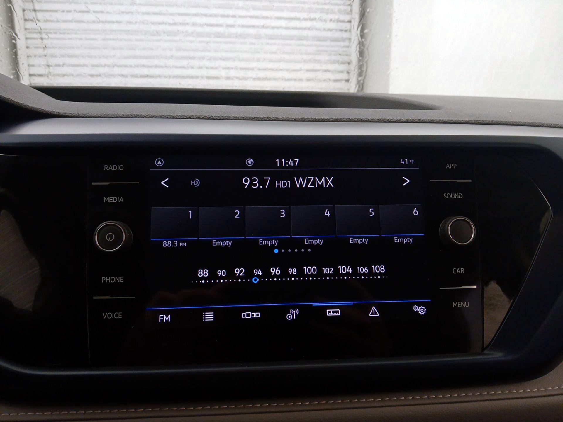 Thumbnail: 2024 Volkswagen Taos - 15