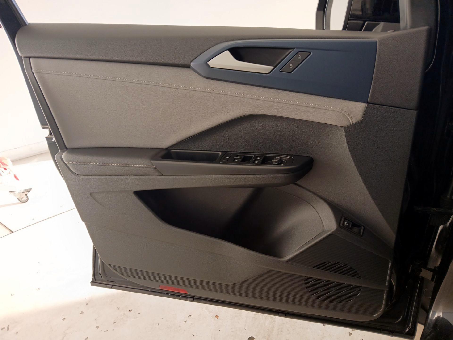 Thumbnail: 2024 Volkswagen Taos - 12