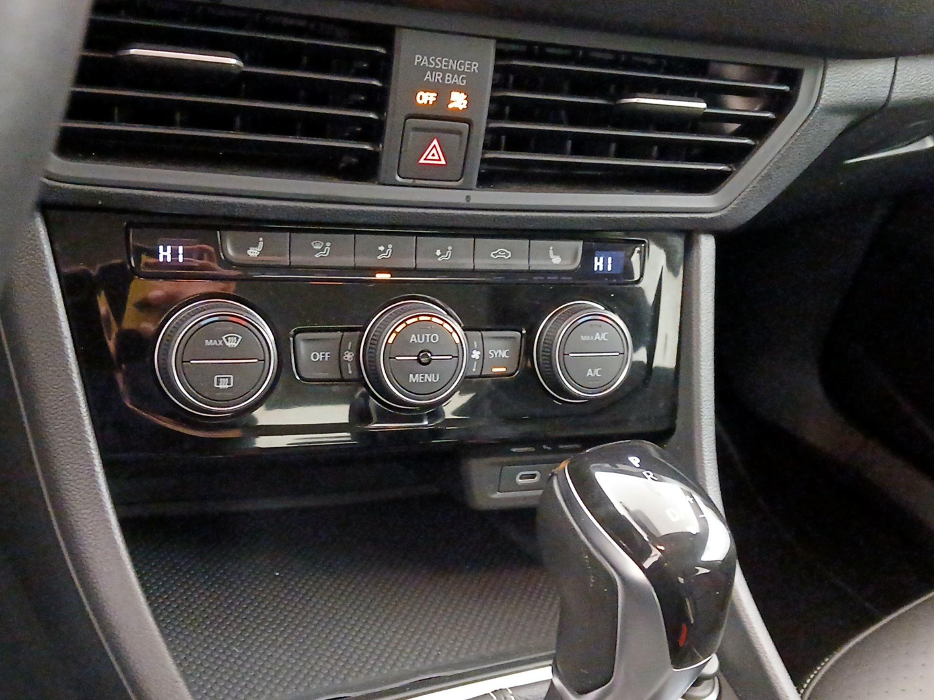 Thumbnail: 2024 Volkswagen Jetta - 16