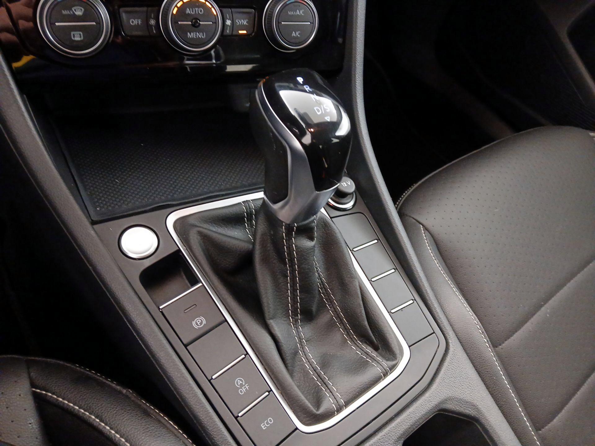 Thumbnail: 2024 Volkswagen Jetta - 17