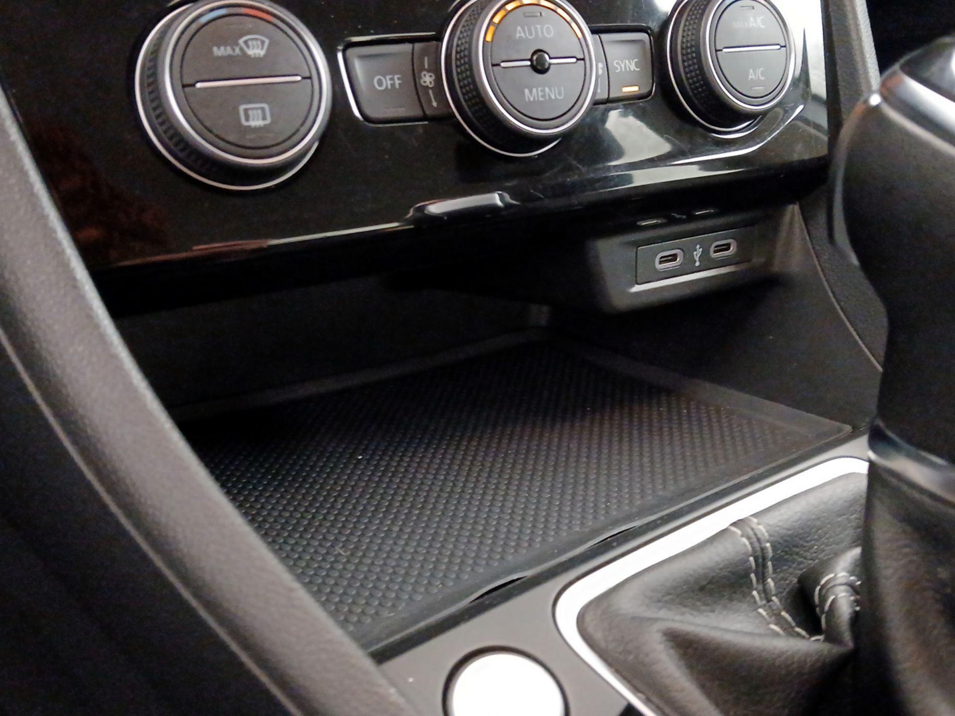 Thumbnail: 2024 Volkswagen Jetta - 18