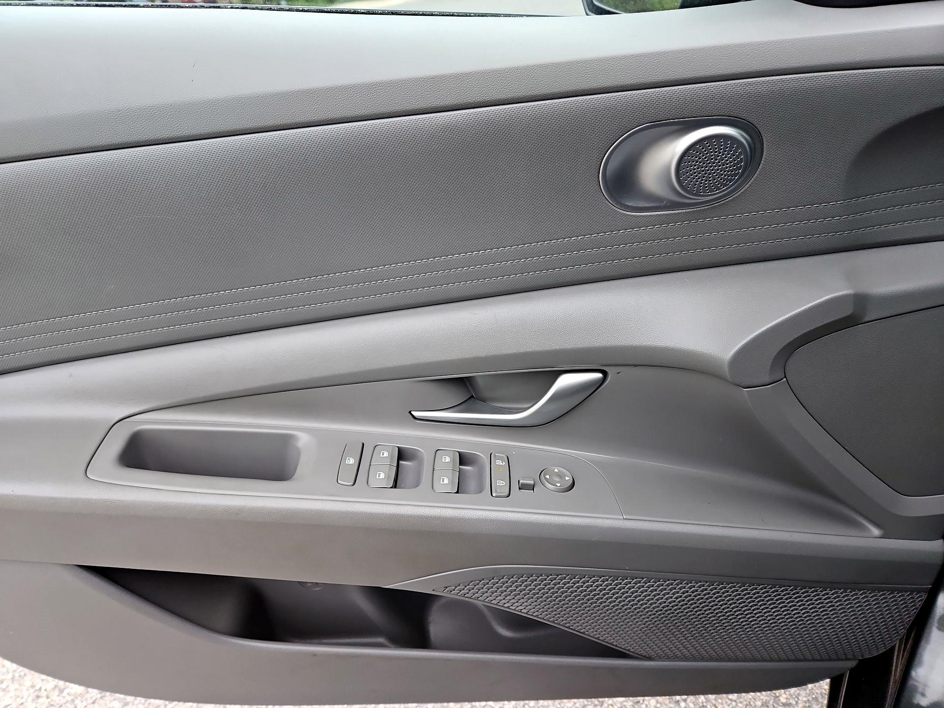 Thumbnail: 2024 Hyundai Elantra - 10