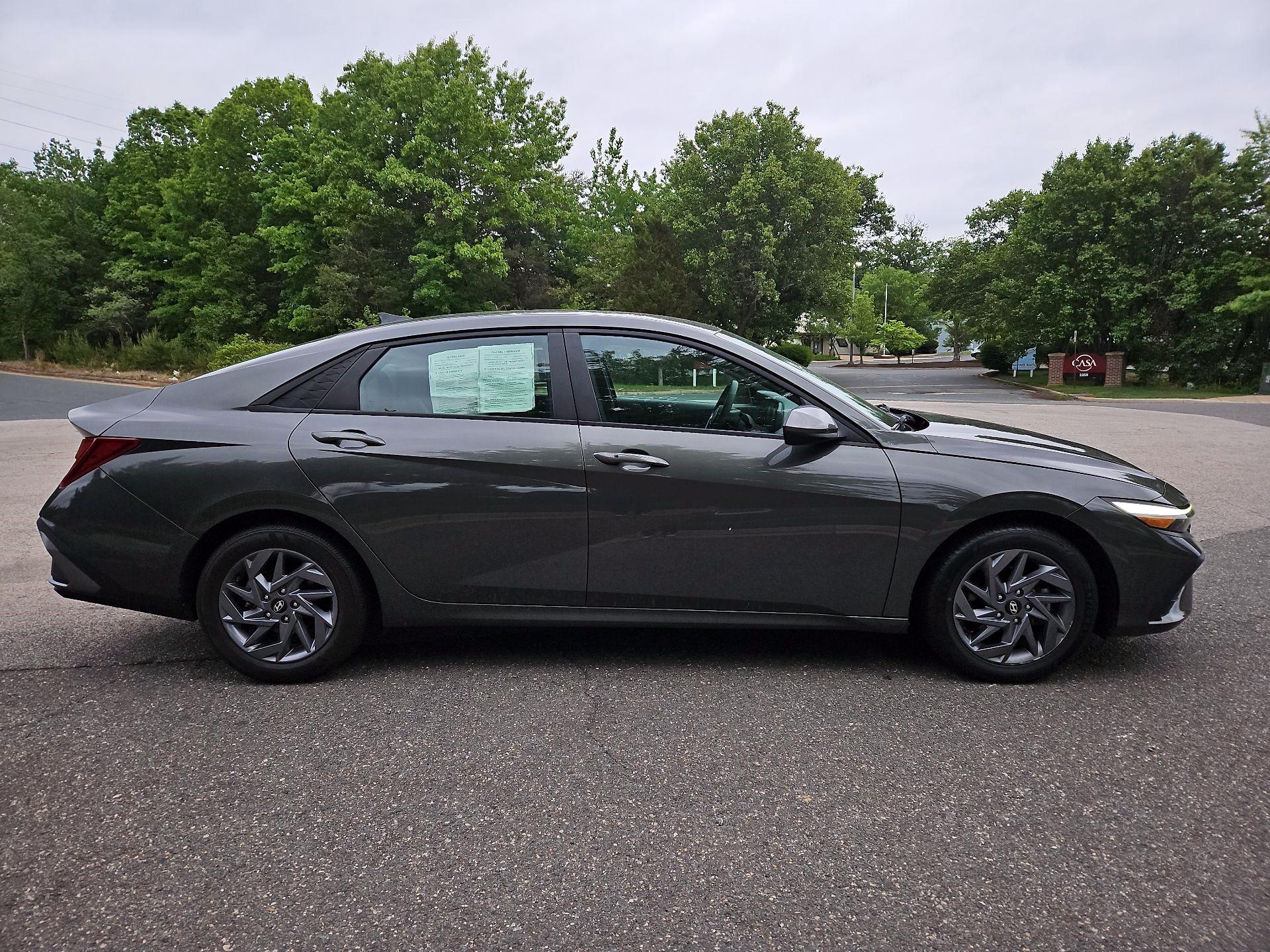Thumbnail: 2024 Hyundai Elantra - 4