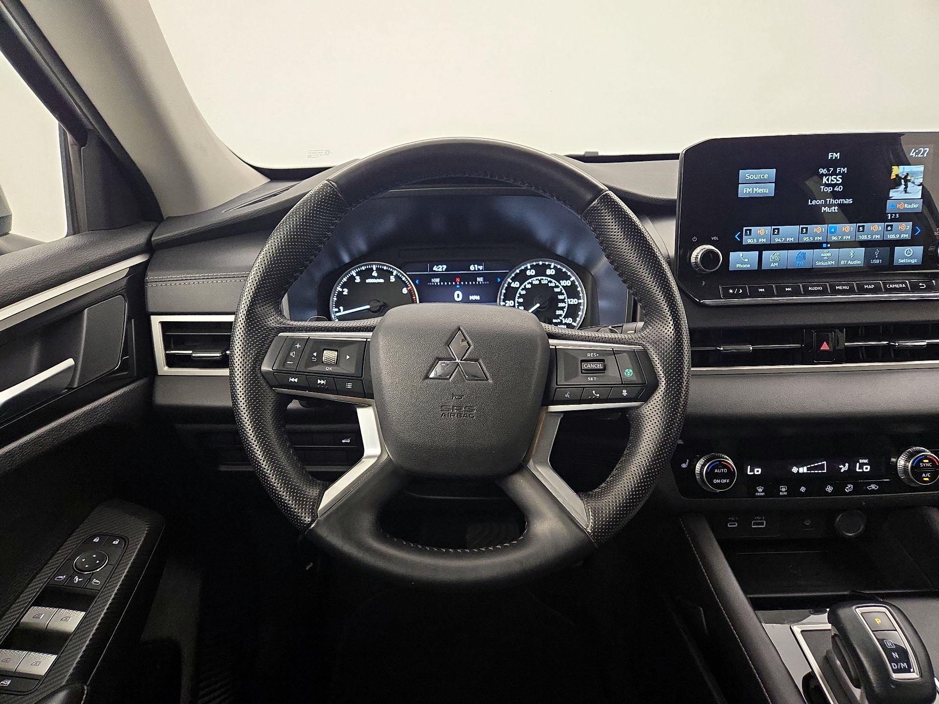 Thumbnail: 2024 Mitsubishi Outlander - 10