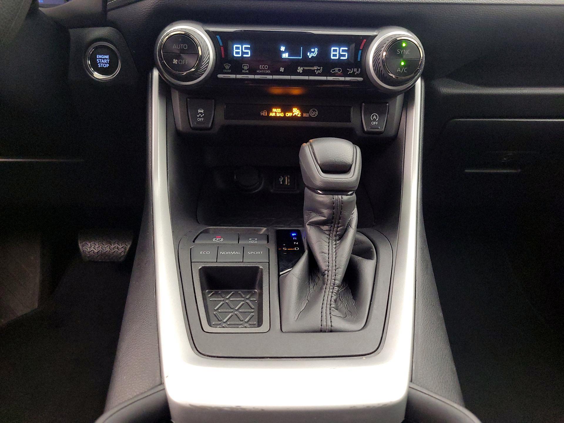 Thumbnail: 2024 Toyota RAV4 - 17