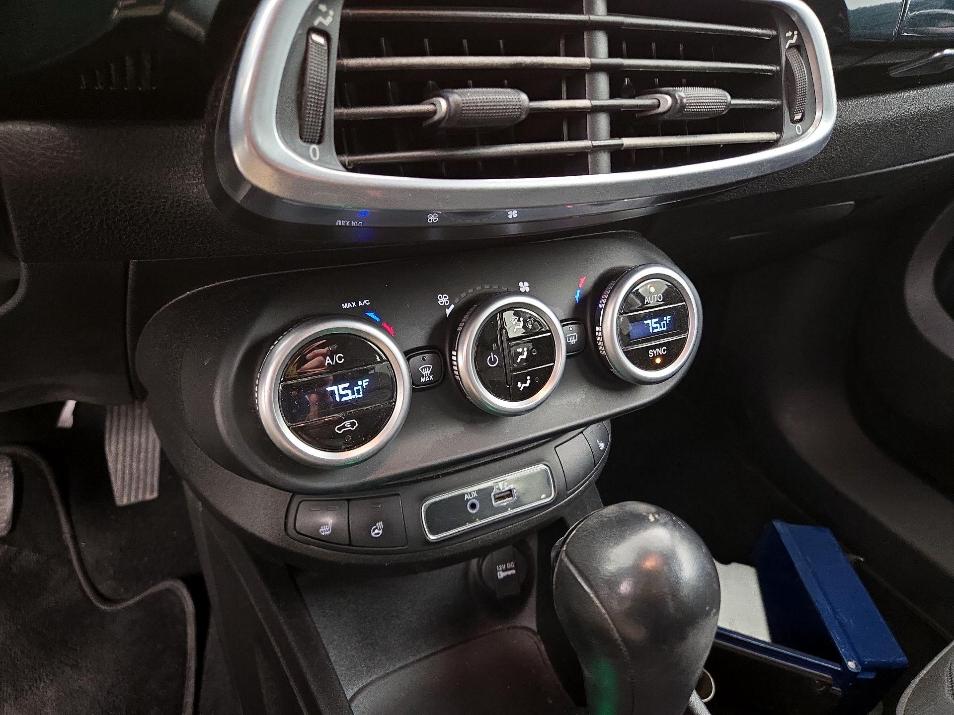 Thumbnail: 2016 Fiat 500X - 16