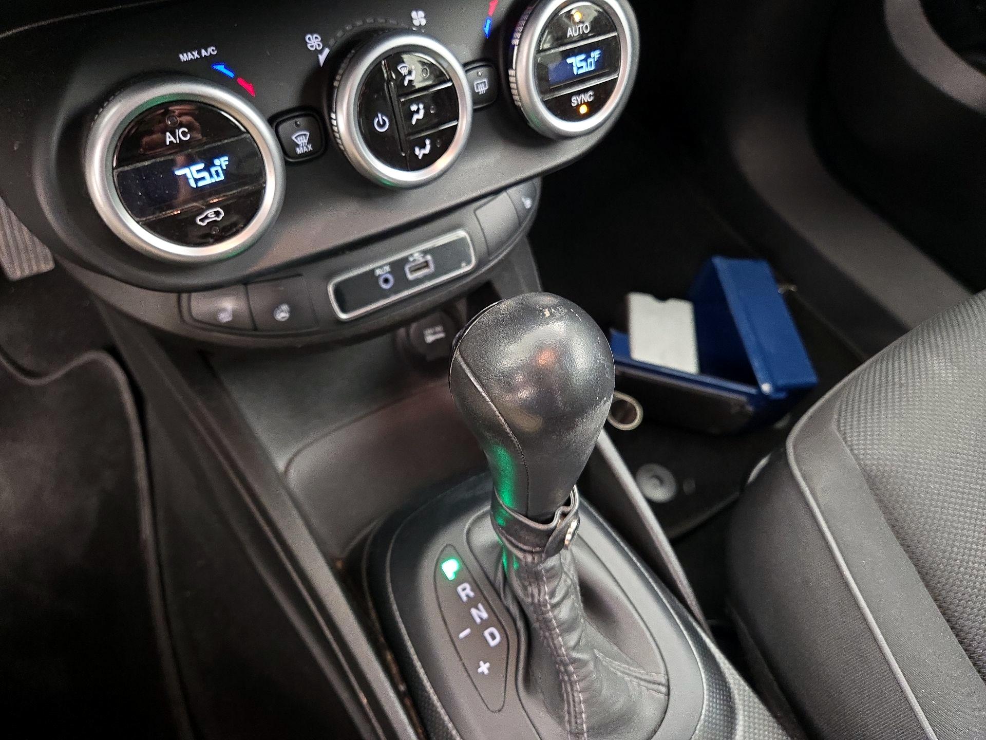 Thumbnail: 2016 Fiat 500X - 17