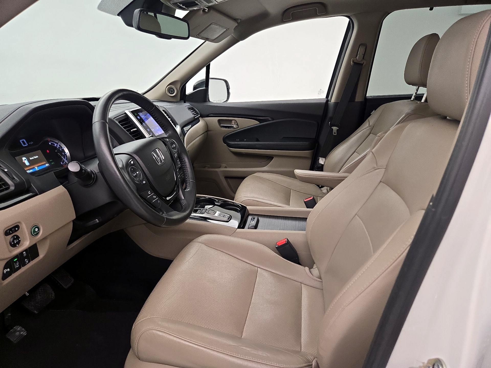 Thumbnail: 2016 Honda Pilot - 11